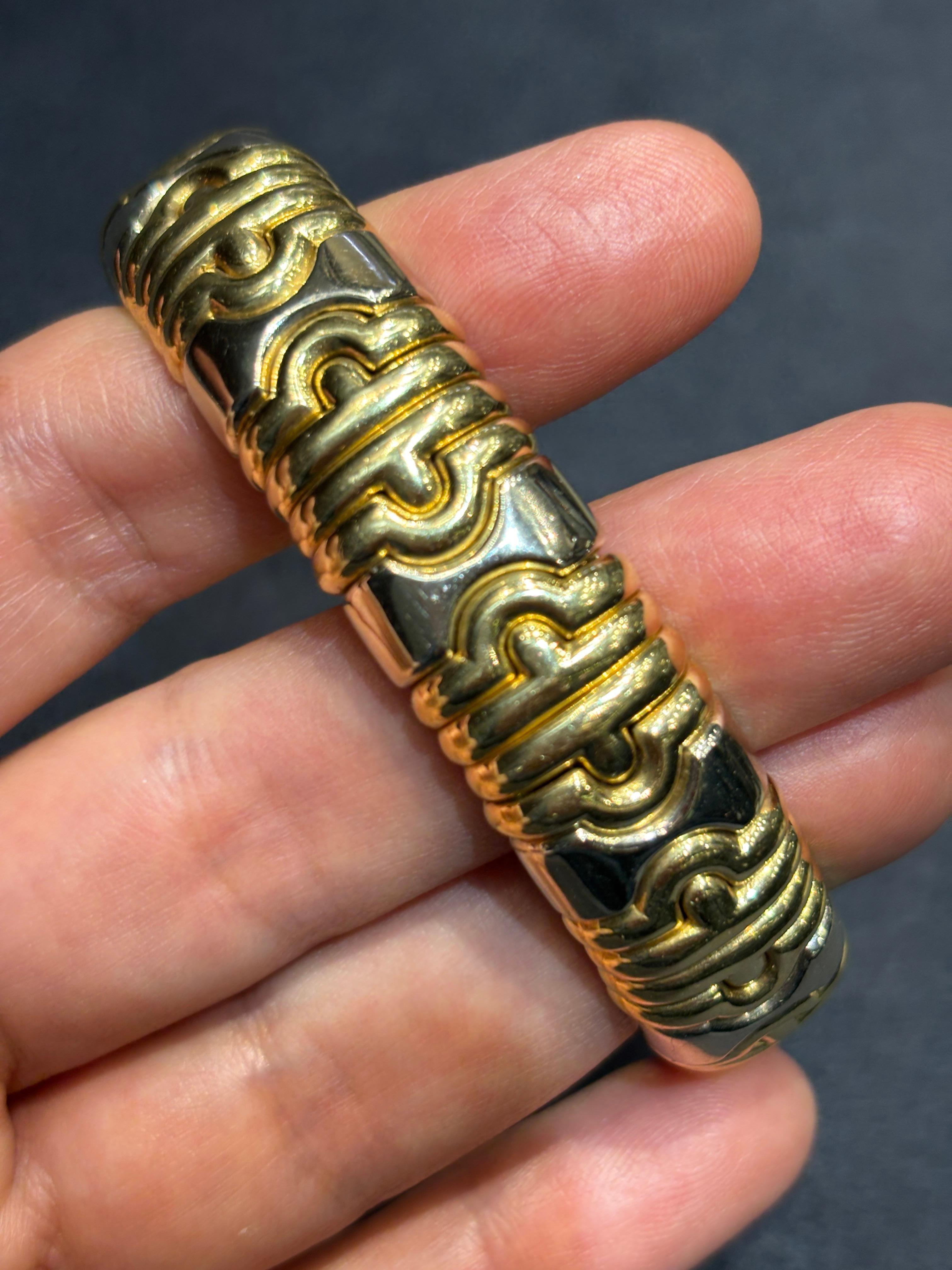 1980er Bulgari Armreif aus 18 Karat Weiß- und Gelbgold im Angebot 4