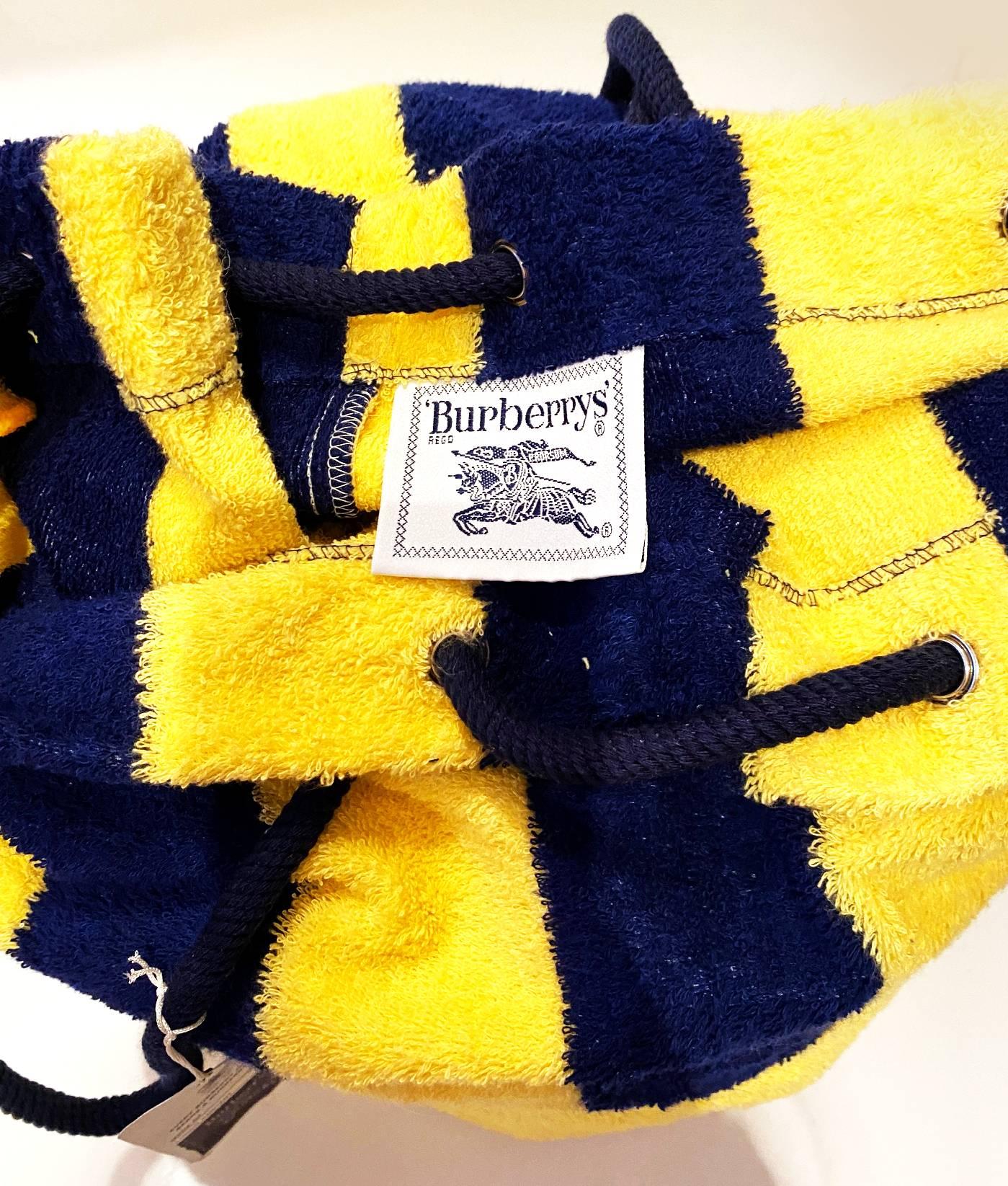 1980s Burberry's Toweling Beach Duffle Bag In Excellent Condition For Sale In London, GB