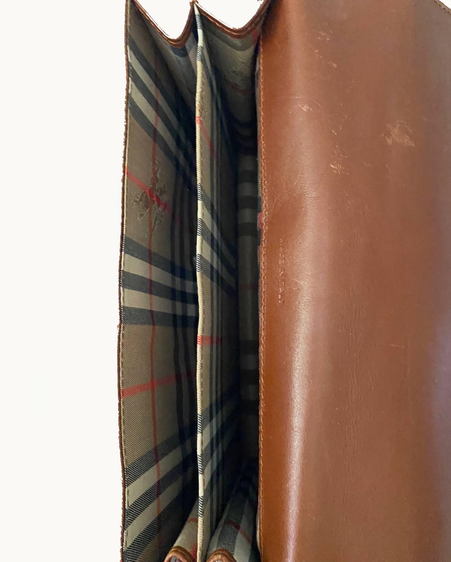 1980s Burberry Wristlet Envelope Tan Leather Clutch 1