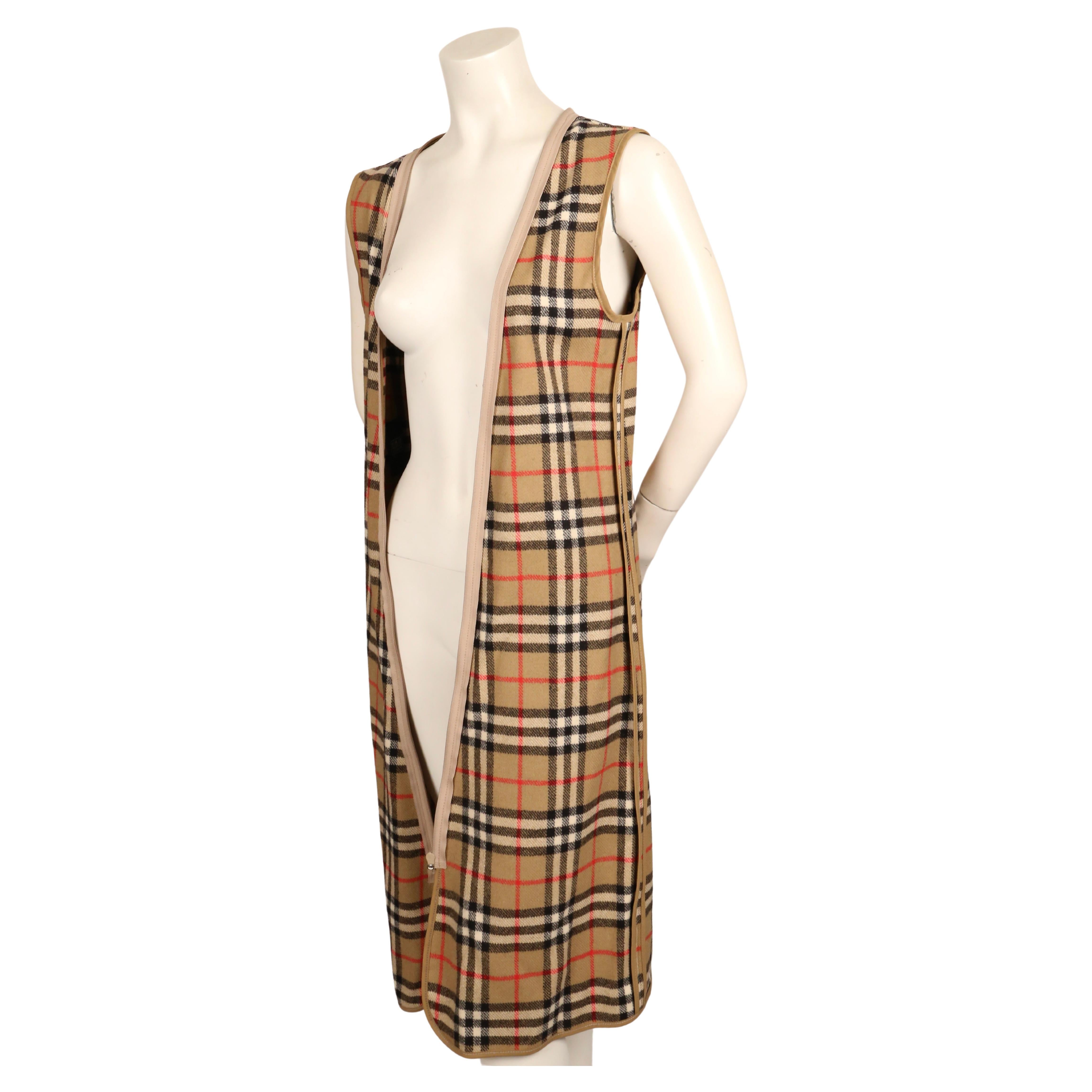 1980's BURBERRY'S classic tan trench with matching nova check cashmere scarf For Sale 3