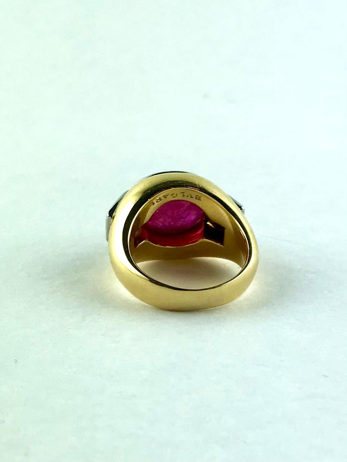 1980’s Bvlgari Yellow Gold Ruby and Diamond Ring In Good Condition For Sale In Torino, IT
