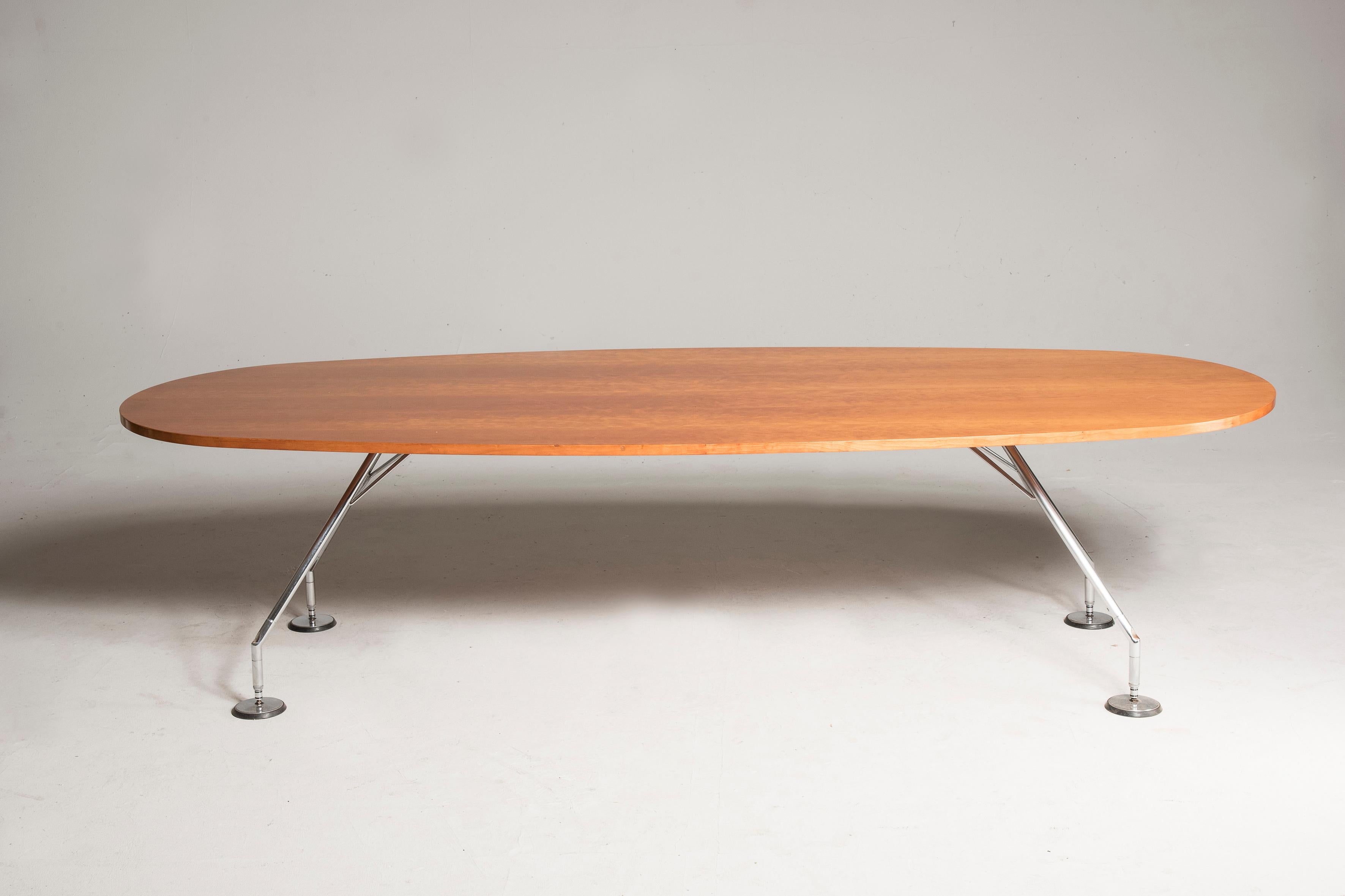 Late 20th Century 1980s by Norman Foster for Tecno Oval Steel and Wood Table