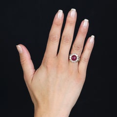1980s Cabochon Ruby Diamonds 18 Karat Yellow Gold Daisy Ring