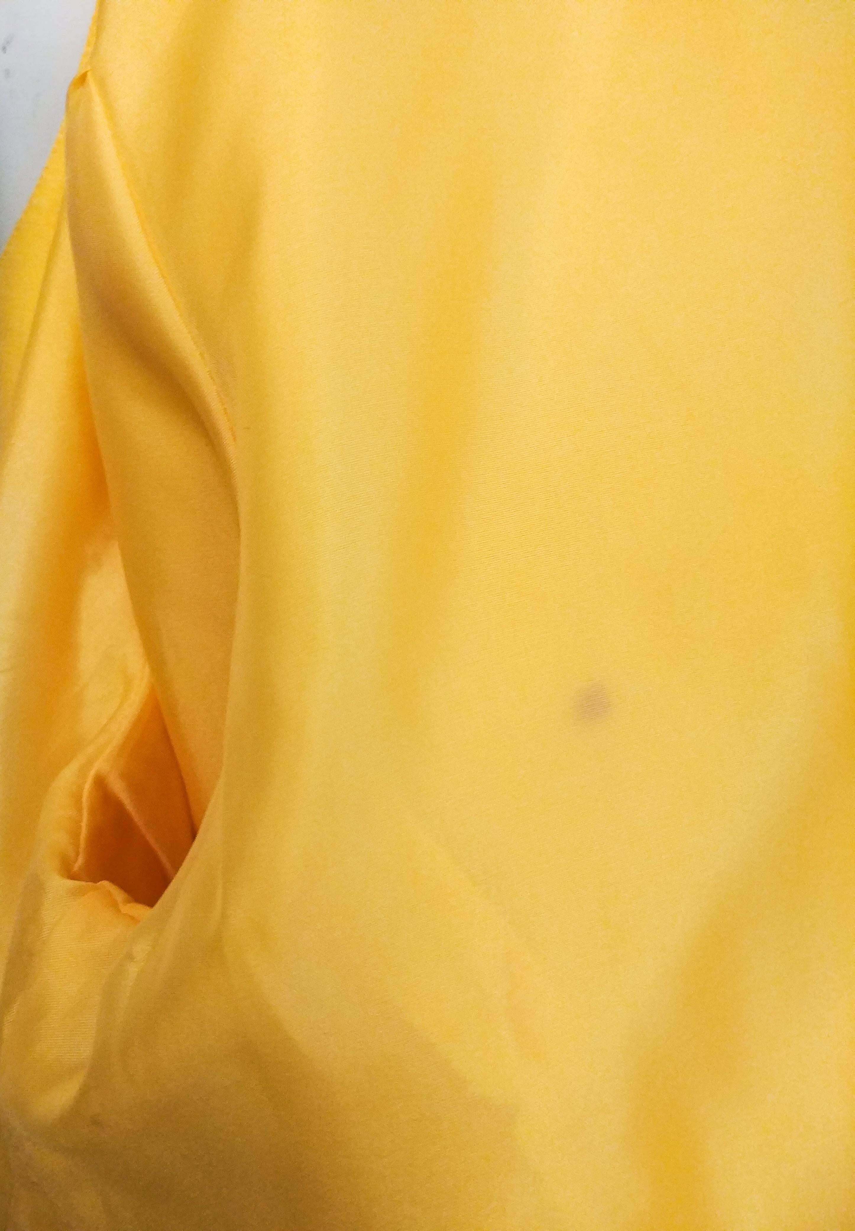 Cacharel - Haut en lin jaune marguerite, années 1980  Pour femmes en vente