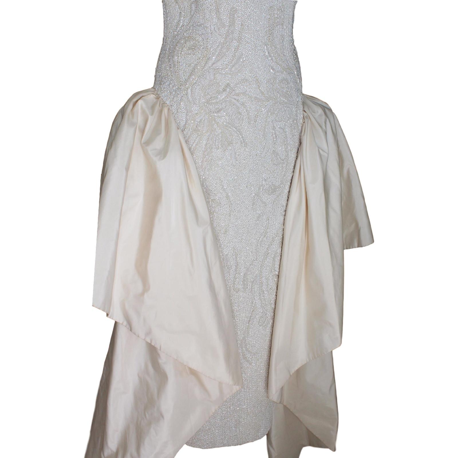 Wedding Dress Cailan'd Ivory Silk Pearl and Sequins Pompous Italian 1980s 1