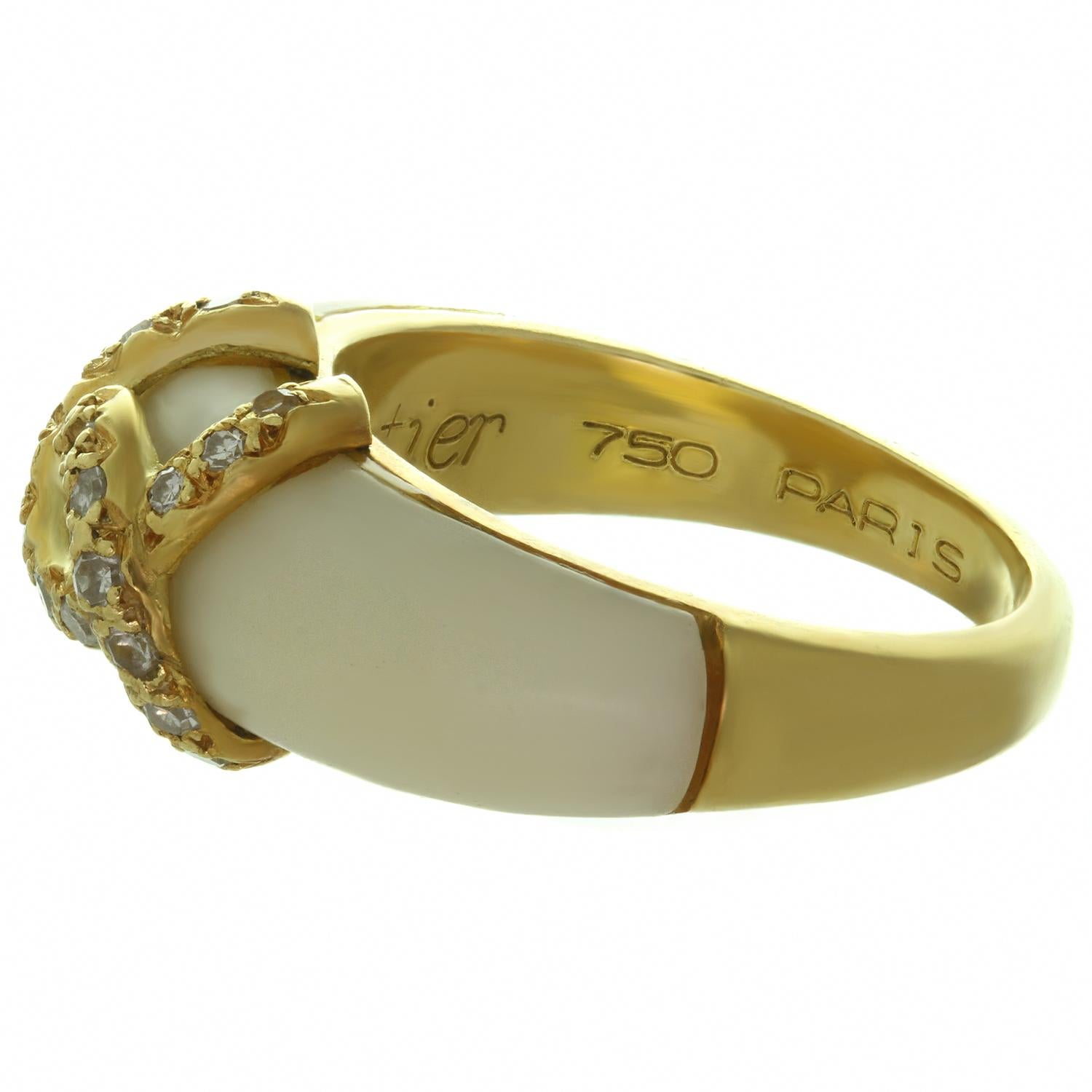 1970s Cartier Diamond White Coral Yellow Gold Ring In Good Condition In New York, NY