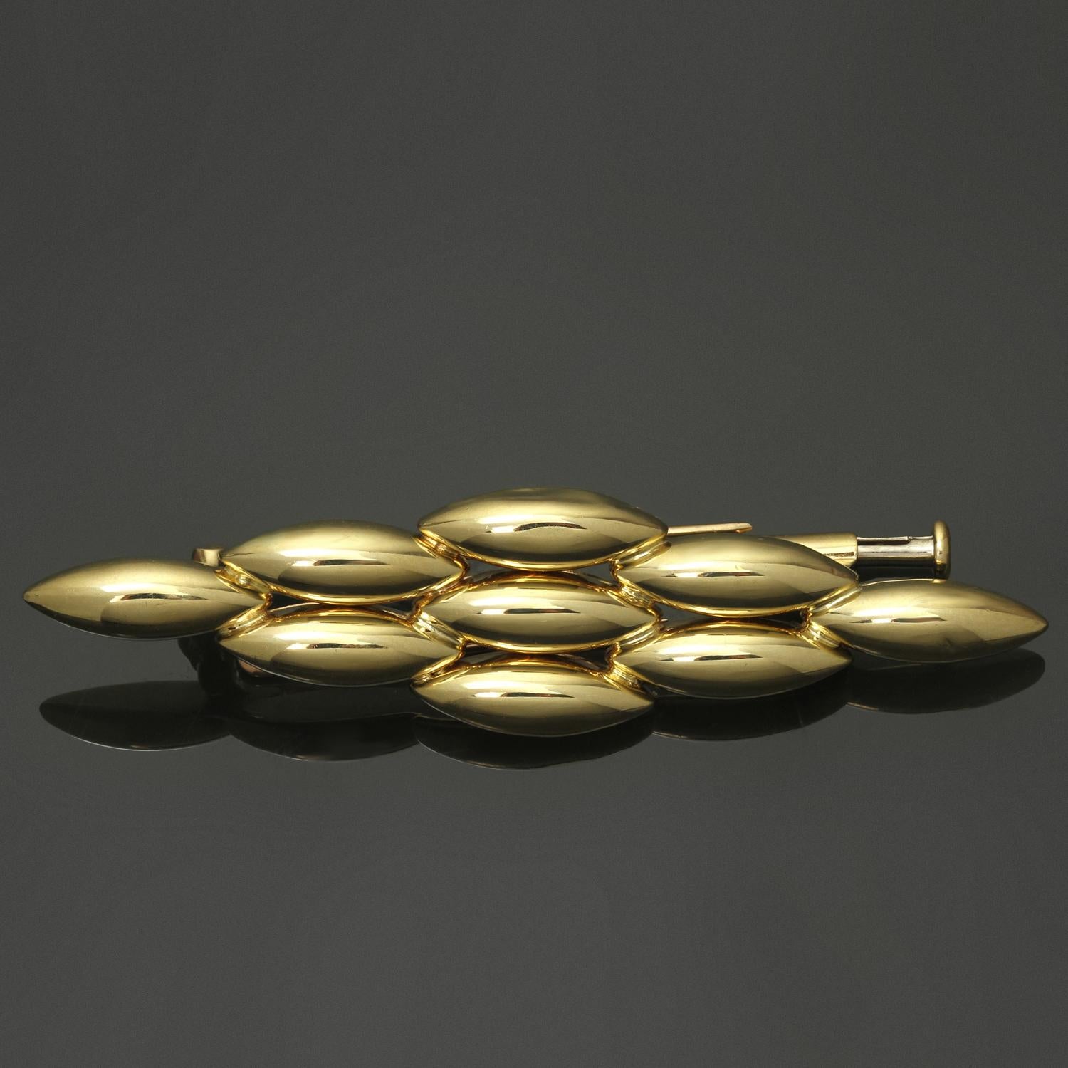 This chic brooch from the iconic Gentiane collection features a fluid almond shape link design made in 18k yellow gold. Made in France circa 1980s. Measurements: 0.51