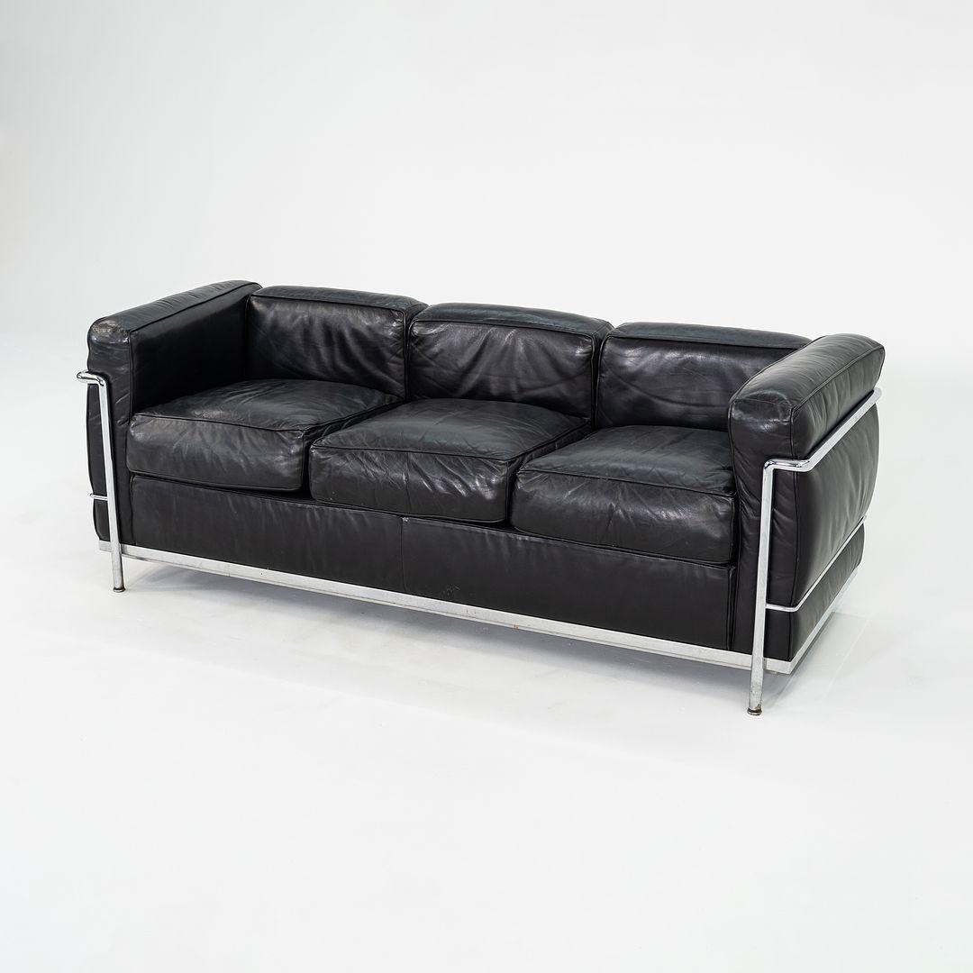 1980er Cassina LC2 Dreisitzer-Sofa in Schwarz von Le Corbusier, Jeanneret, Perriand, Perriand (Moderne) im Angebot