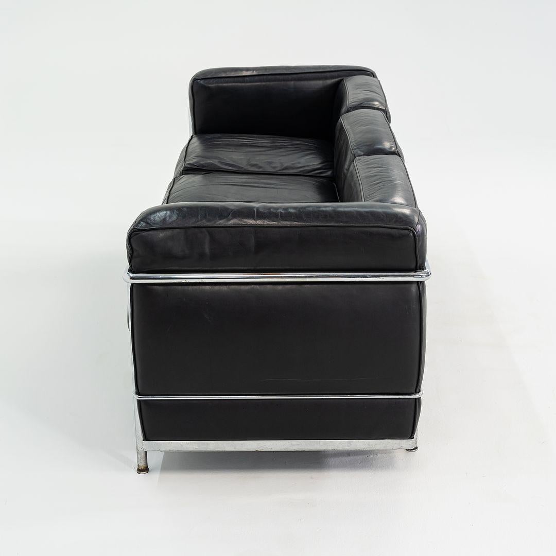 1980er Cassina LC2 Dreisitzer-Sofa in Schwarz von Le Corbusier, Jeanneret, Perriand, Perriand im Angebot 1