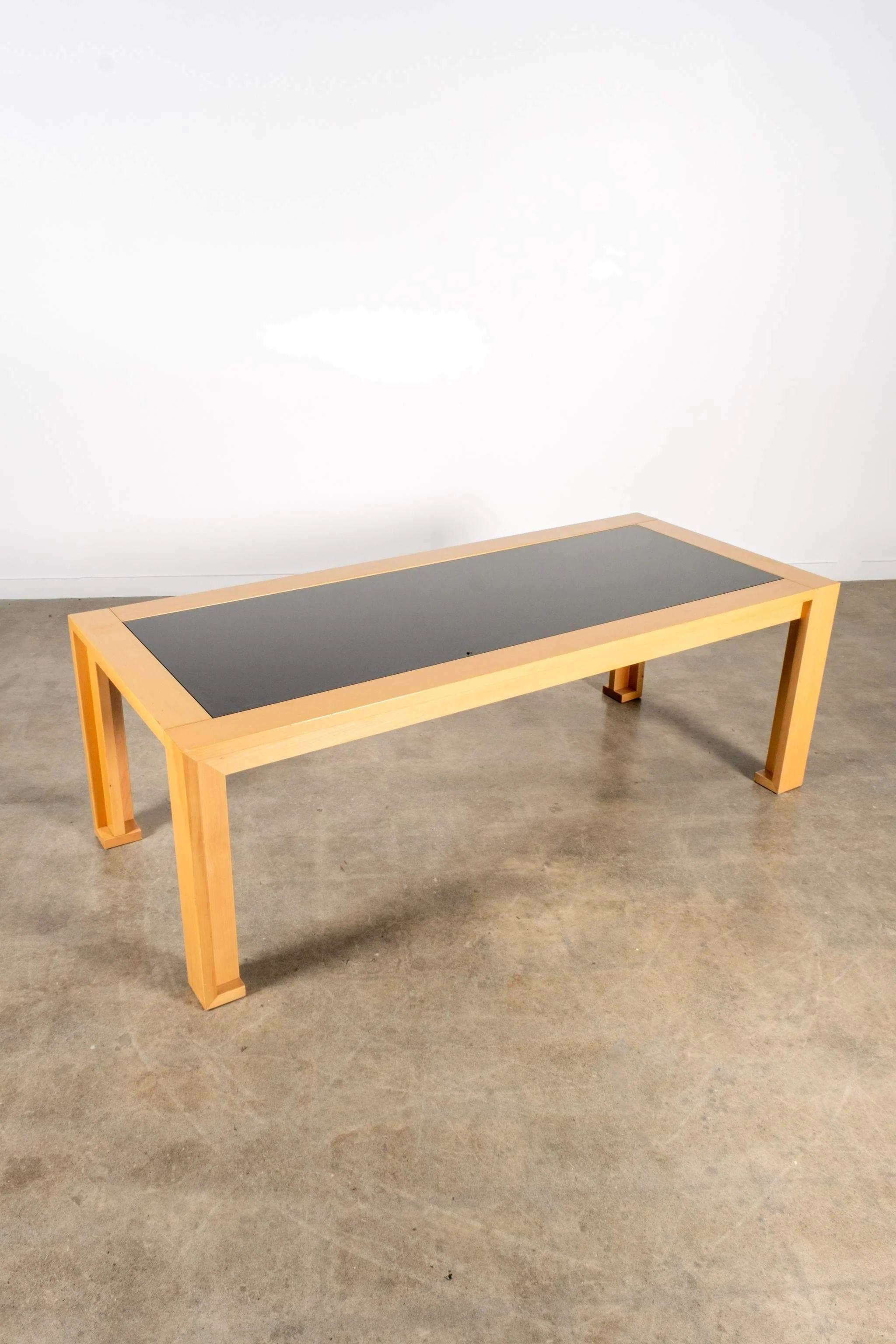 Postmoderne Table de salle à manger en bois et verre fumé Cassina des années 1980 par Afra Scarpa en vente