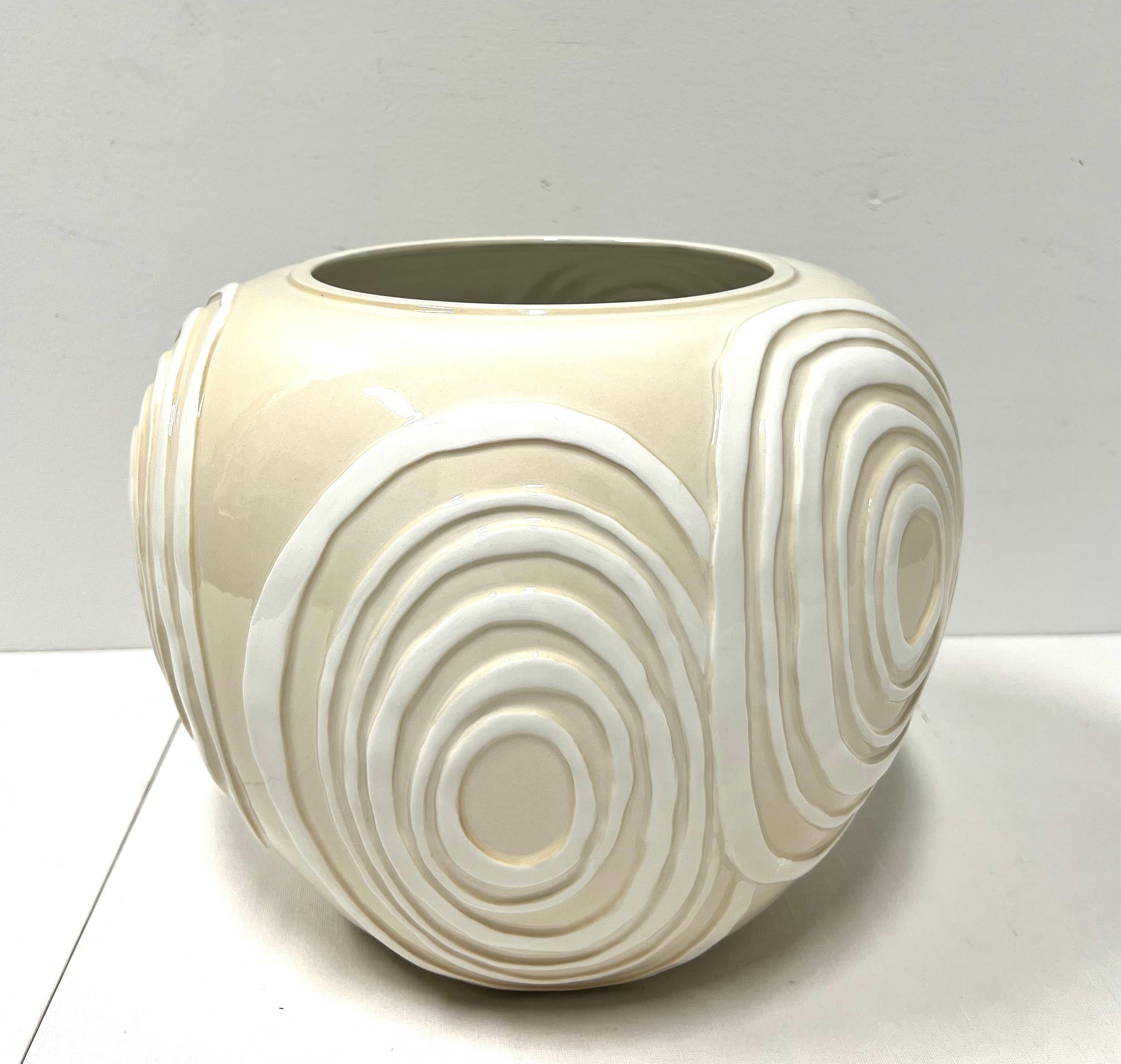 Unknown 1980's Ceramic Contemporary Swirl Design Large Bowl For Sale