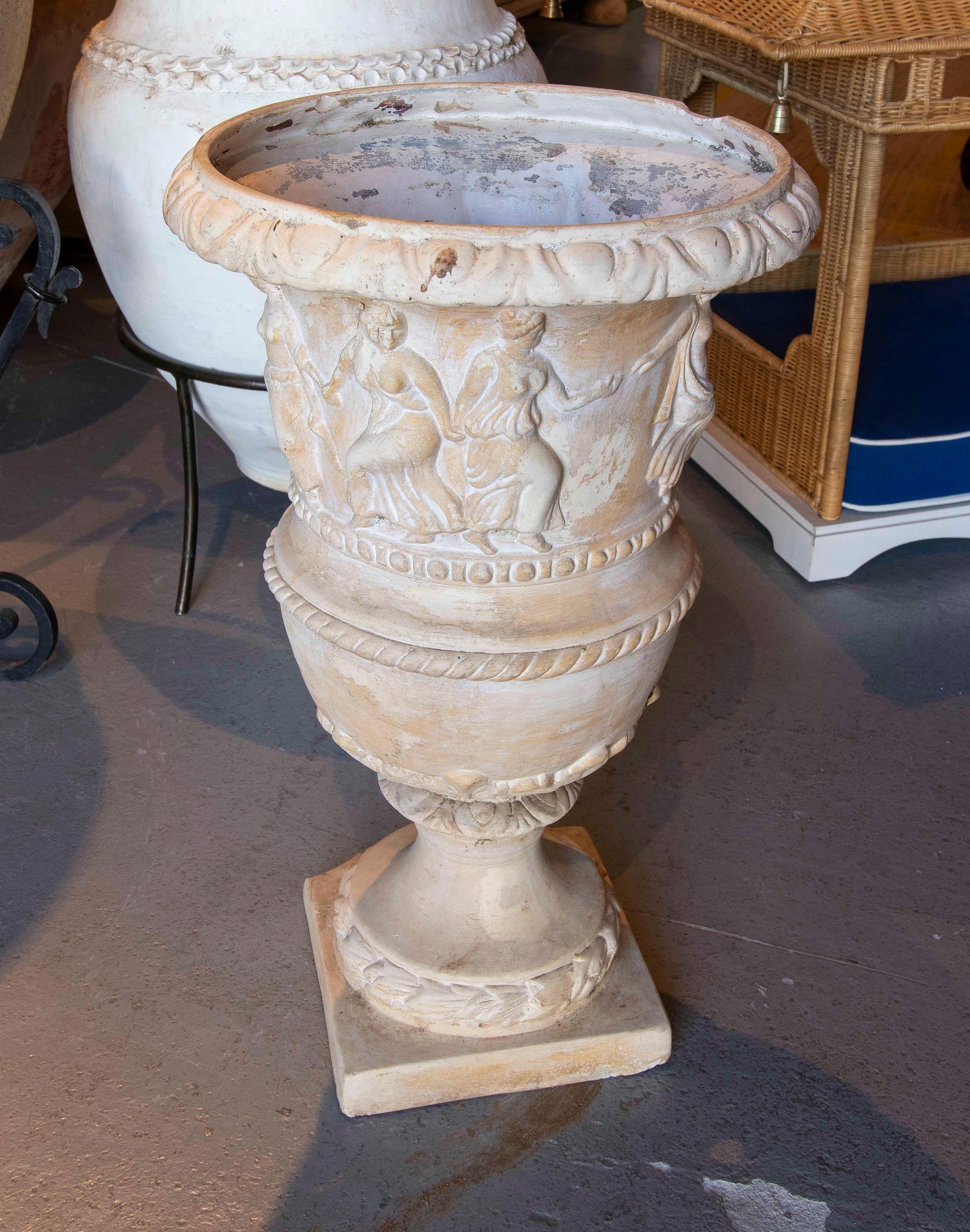 20th Century 1980s Ceramic Garden Cup in White Tones with Greek Style Decoration For Sale