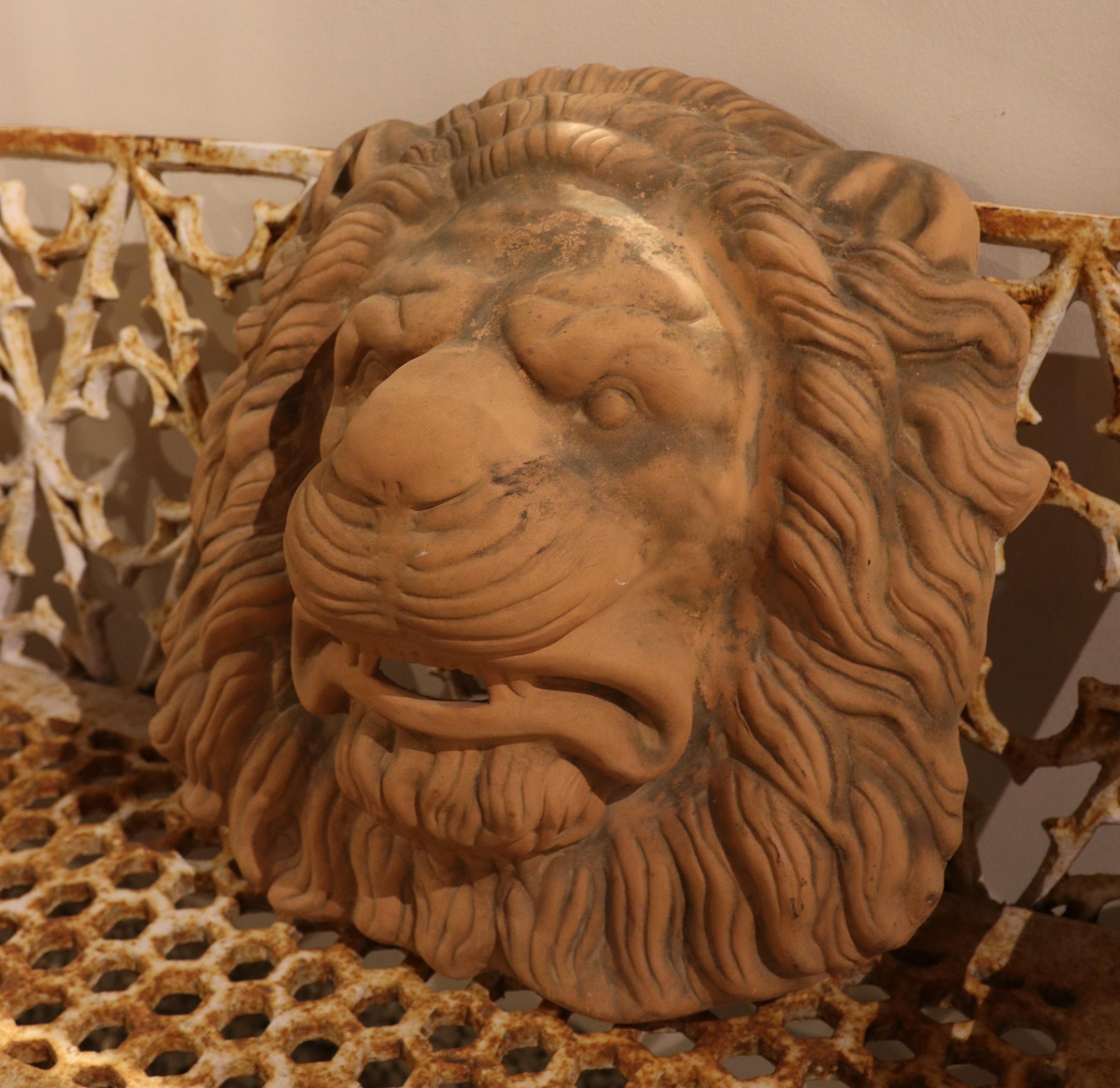 Masque de lion en céramique des années 1980 pour fontaine murale de jardin Bon état à Marbella, ES