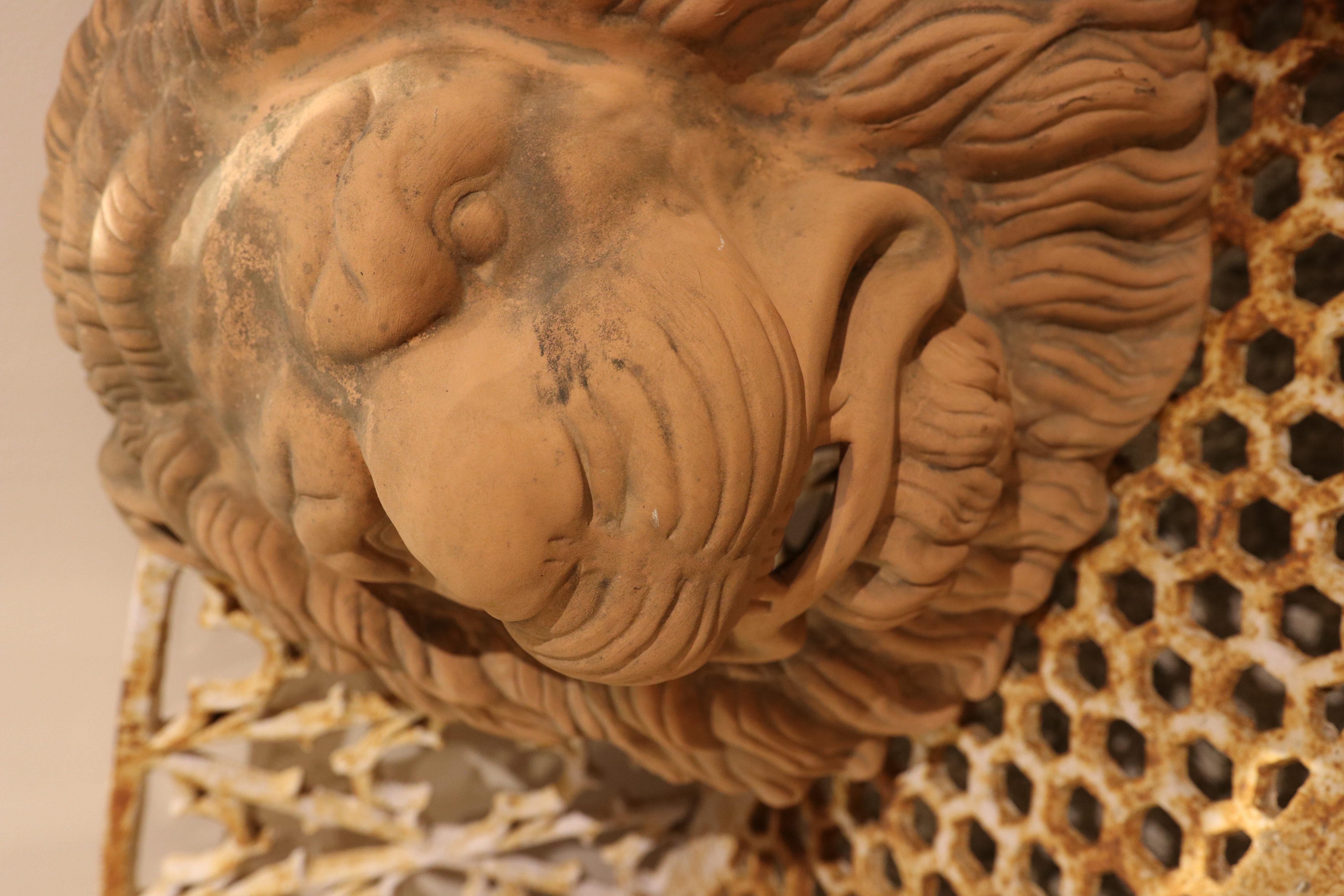 Céramique Masque de lion en céramique des années 1980 pour fontaine murale de jardin