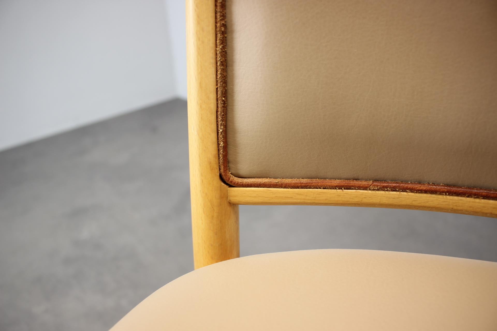 1980er Stuhl von Ton, Tschechoslowakei (Holz) im Angebot