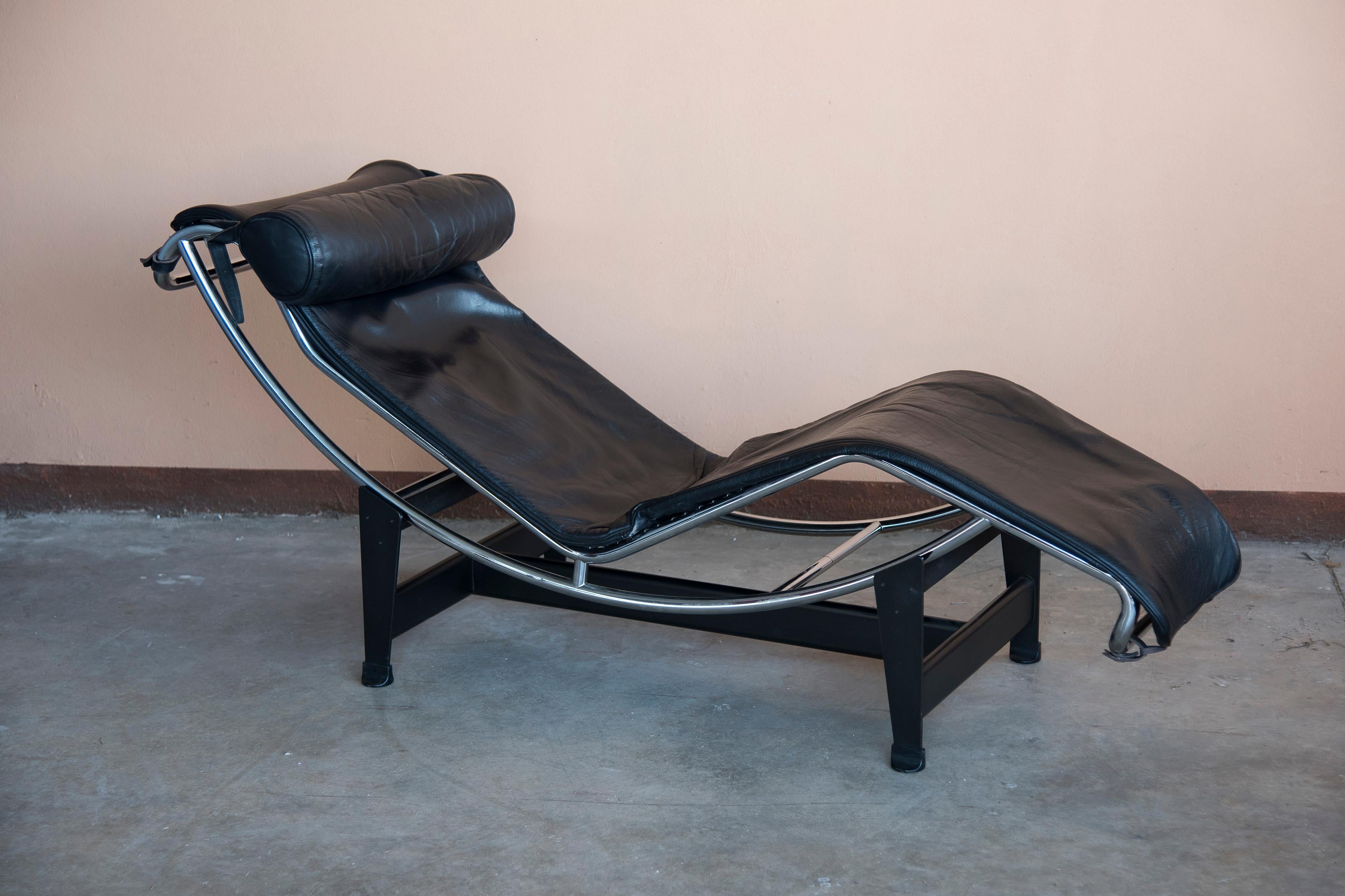 1980s Chaise Longue LC4 Le Corbusier for Cassina in Black Leather 6