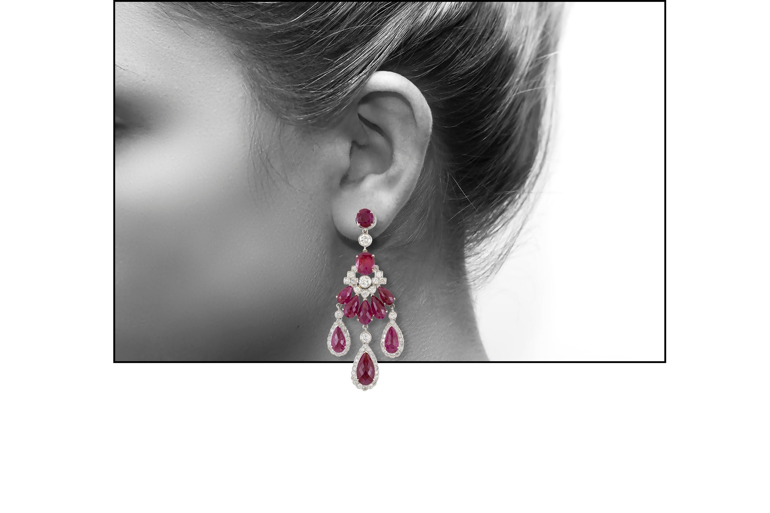 1980s Chandelier 18 Karat White Ruby and Diamond Earring In Excellent Condition In New York, NY