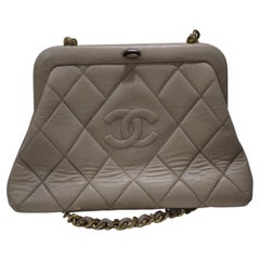 1980s Chanel beige leather shoulder bag 