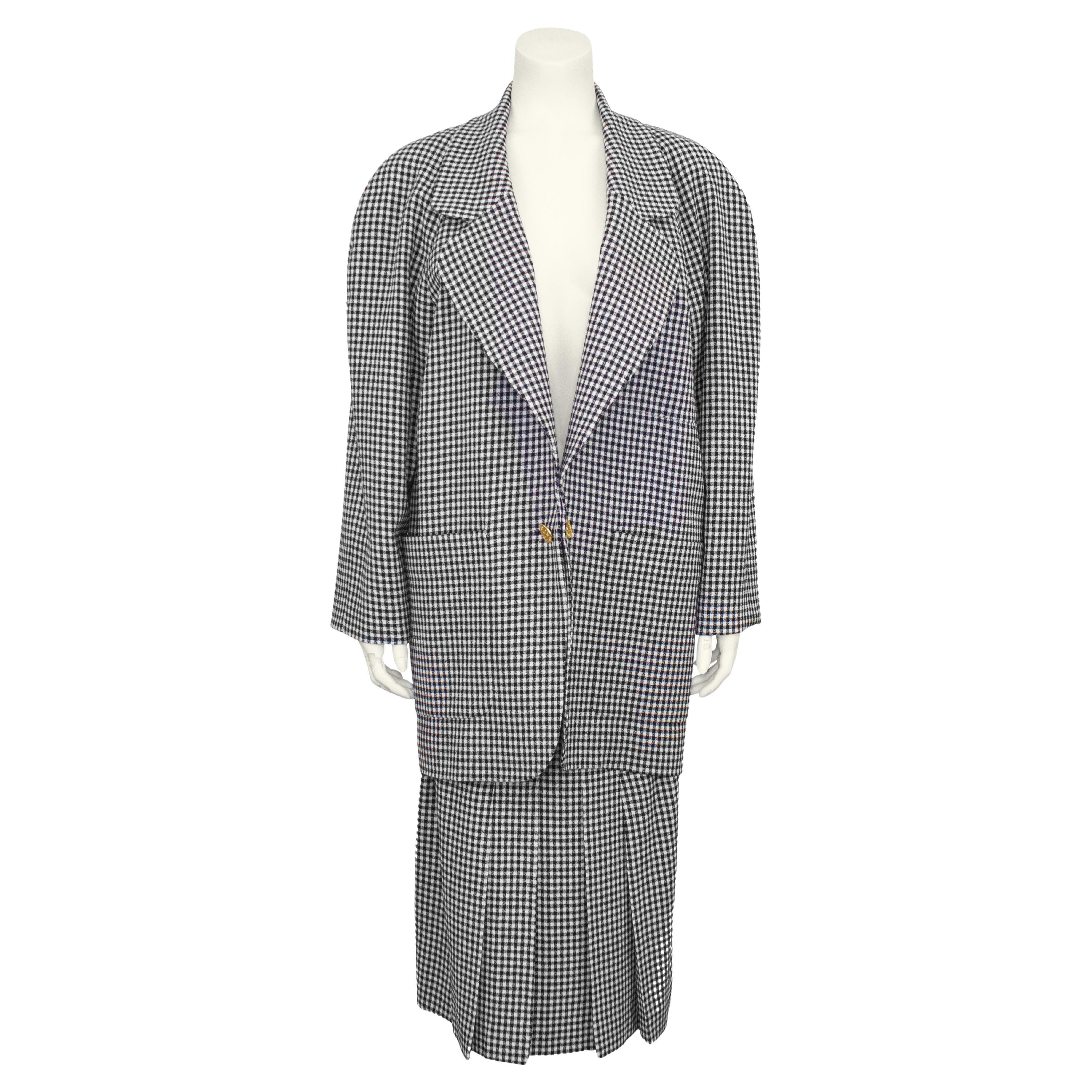 Completo Chanel anni '80 con gonna a balze bianche e nere in vendita