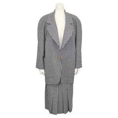 Completo Chanel anni '80 con gonna a balze bianche e nere