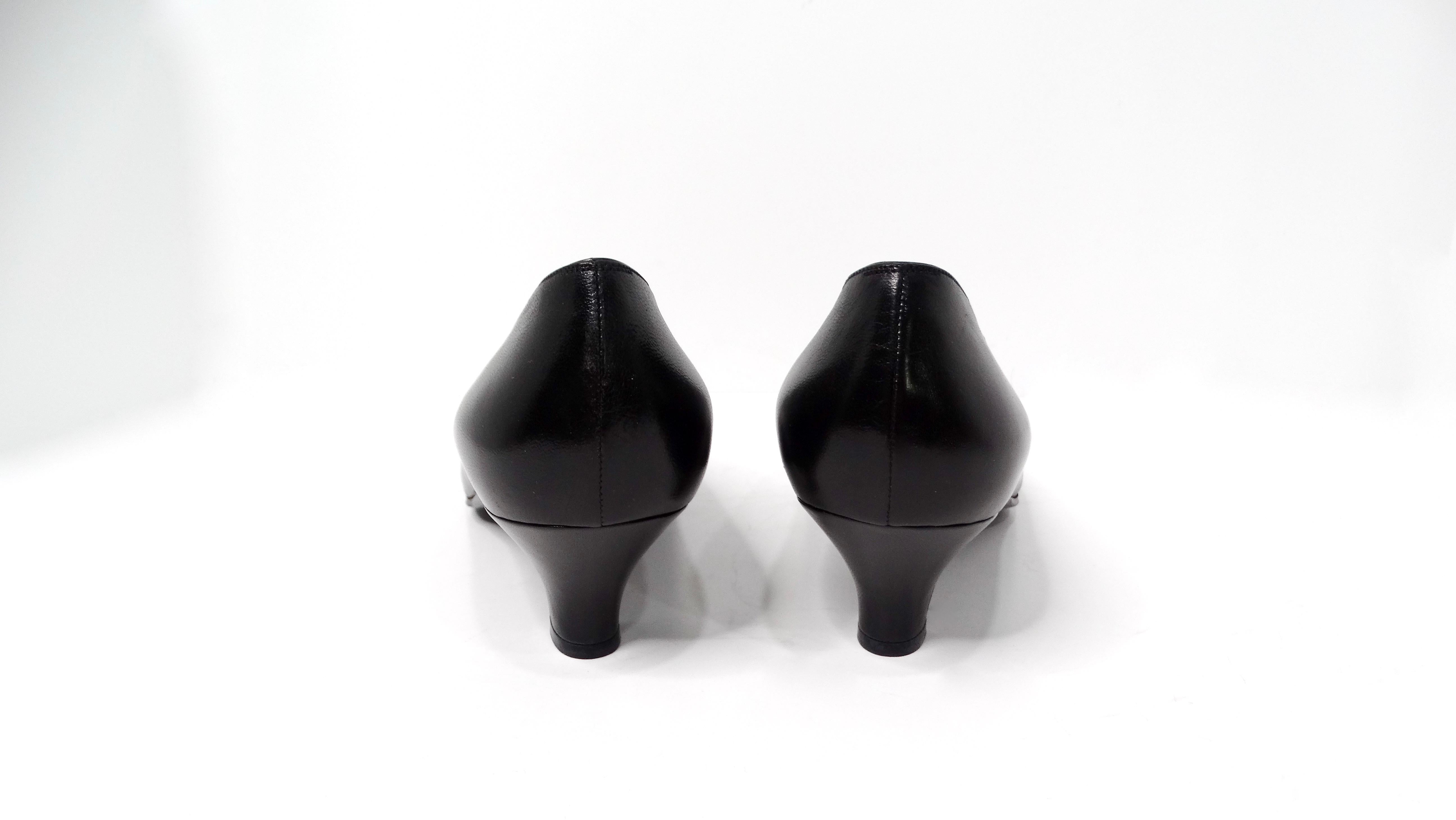 1980s Chanel Black Leather Chevron Cap-Toe Kitten Heels For Sale 1