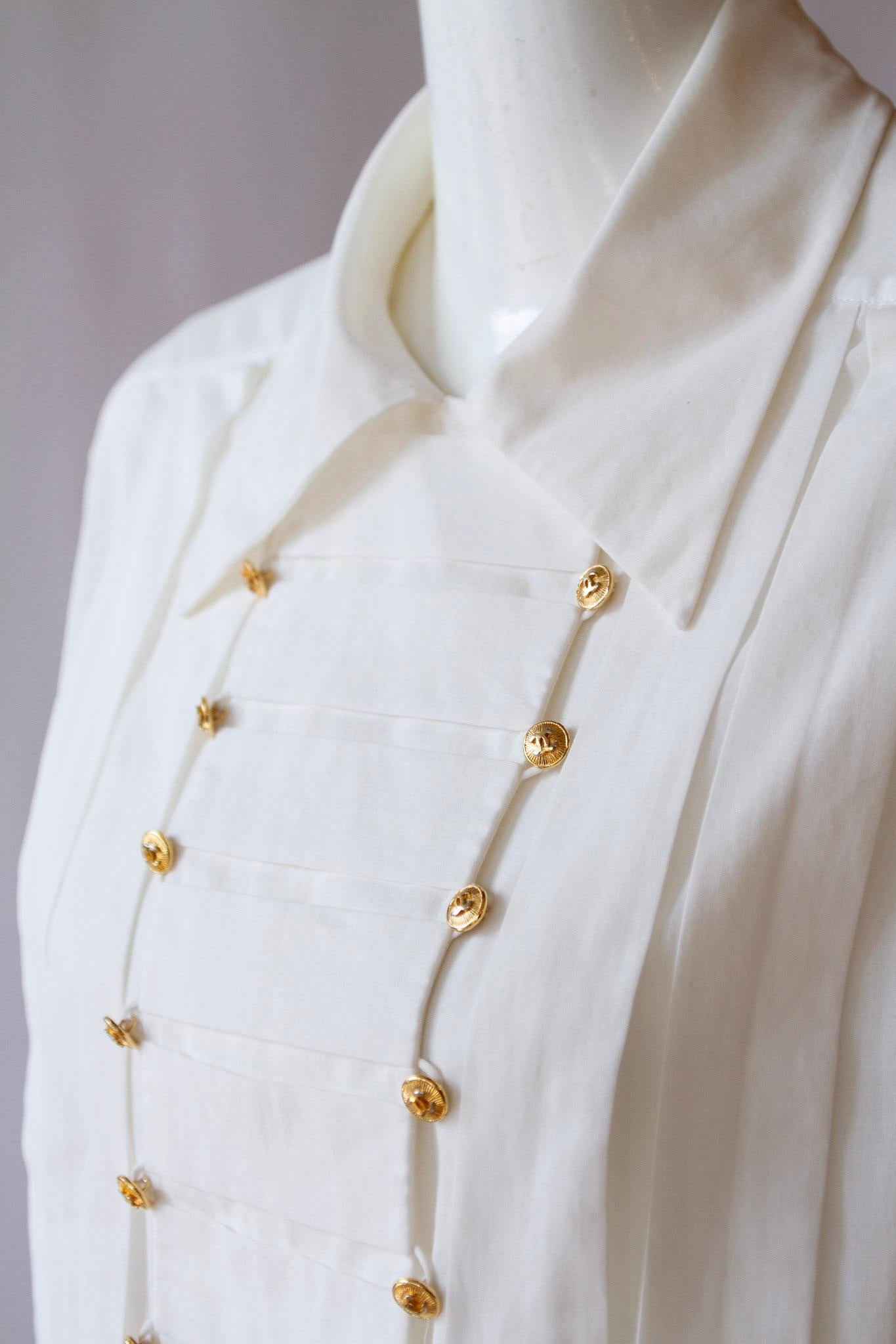 1980s Chanel Boutique Unisex White Tuxedo Shirt  In Excellent Condition For Sale In Kingston, NY