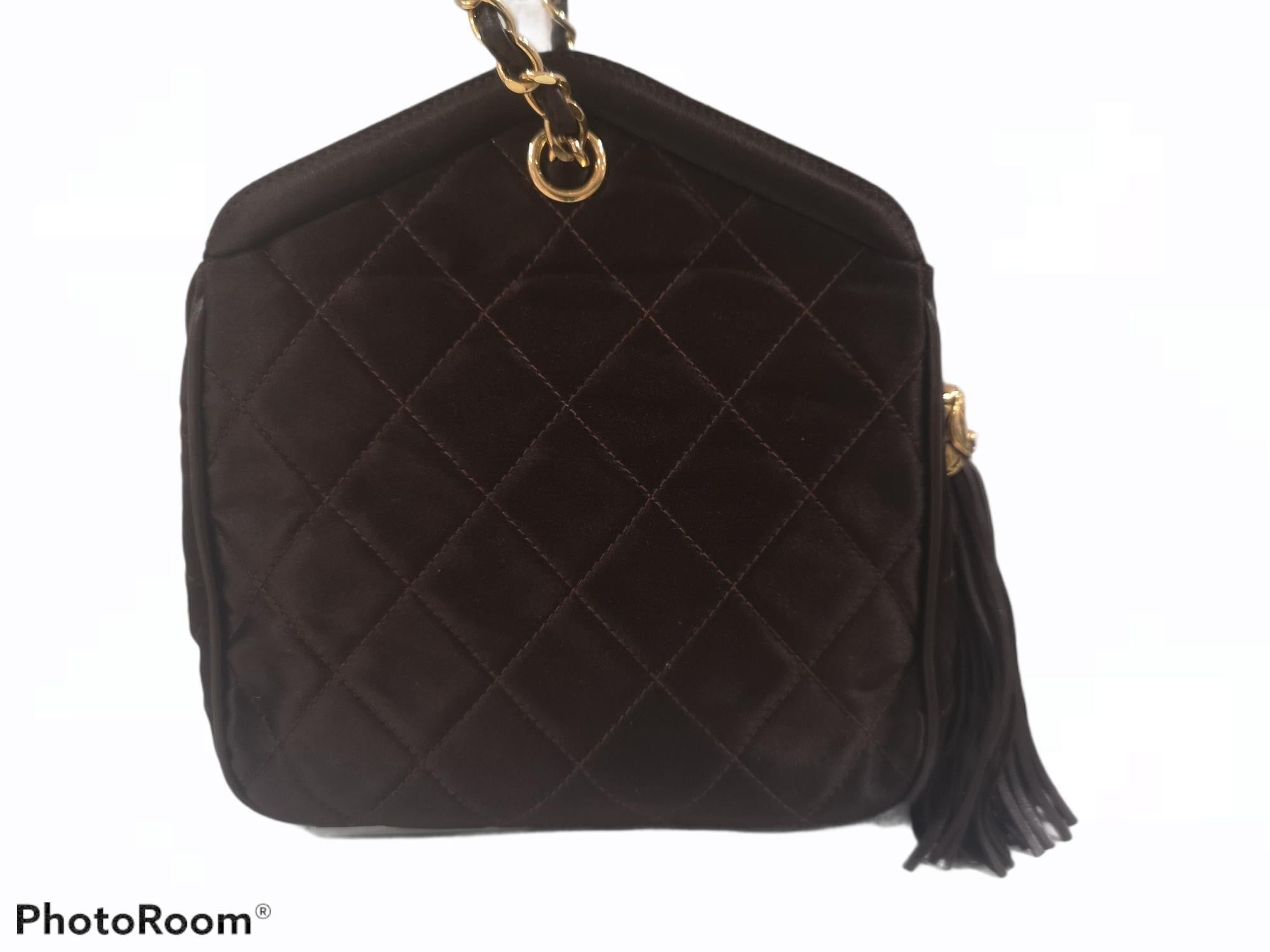 1980s Chanel brown leather and fabric Gold tone hardware shoulder bag In Good Condition In Capri, IT