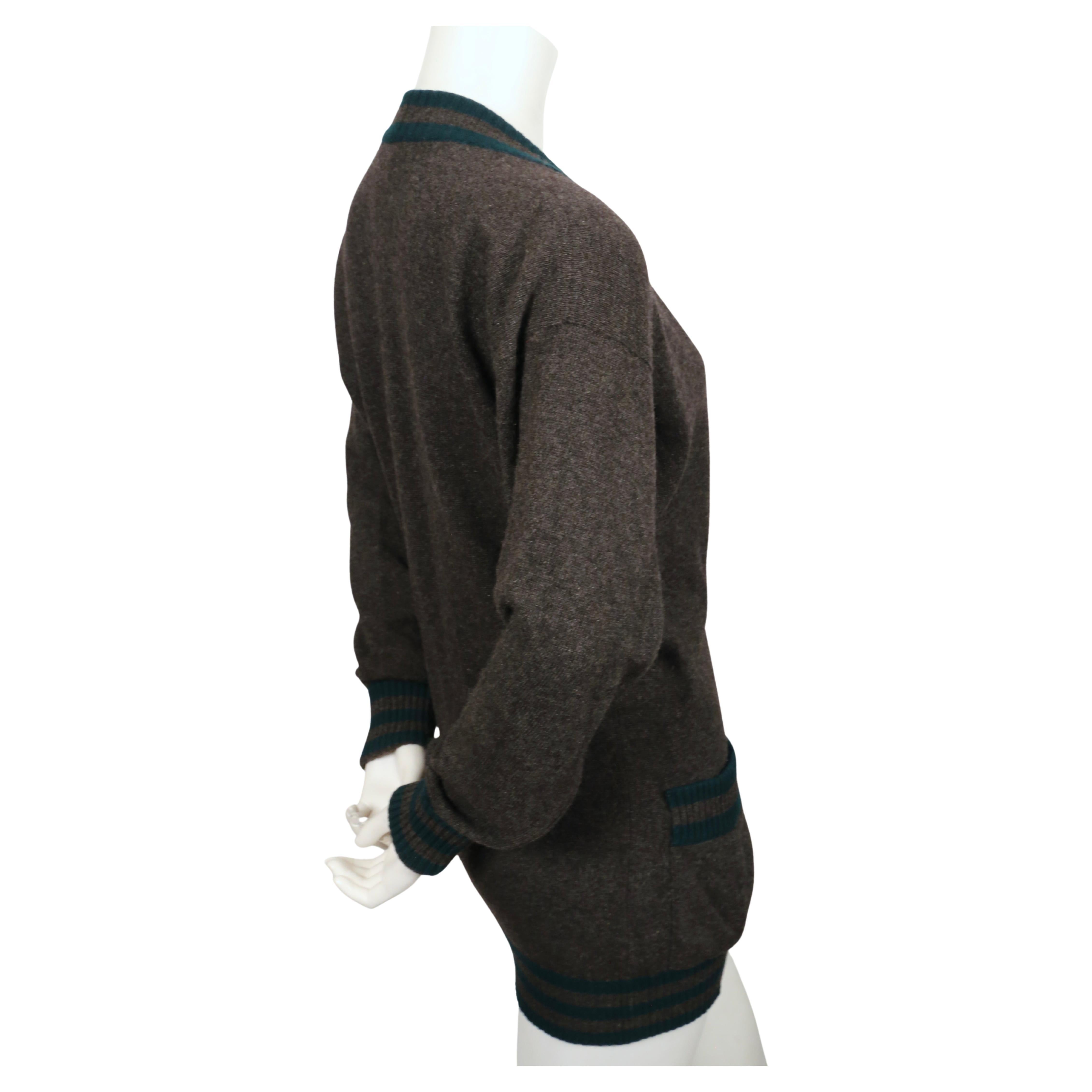 1980's CHANEL charcoal grey and spruce green cashmere cardigan sweater In Good Condition For Sale In San Fransisco, CA