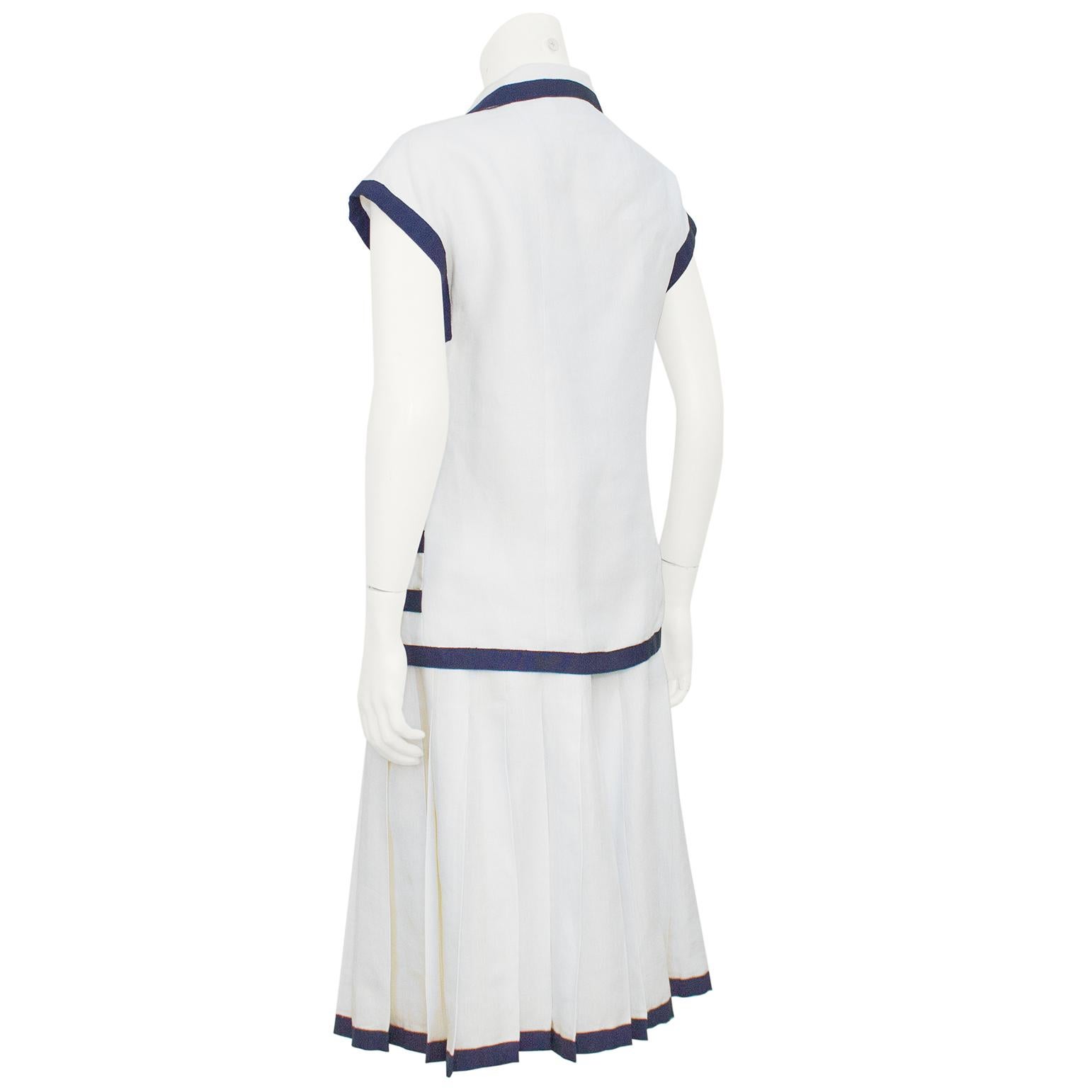 Gray 1980s Chanel Cream and Navy Linen Summer Skirt Ensemble For Sale