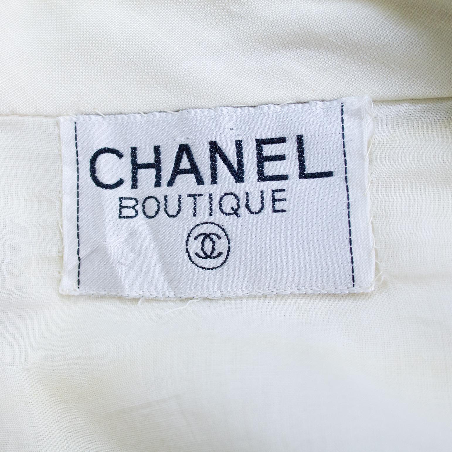 1980s Chanel Cream and Navy Linen Summer Skirt Ensemble For Sale 3