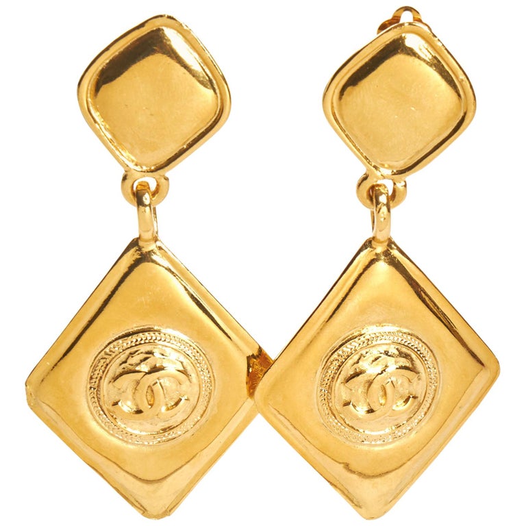 1980's Chanel Paris Stamped Gold Tone Drop Earrings – catwalk