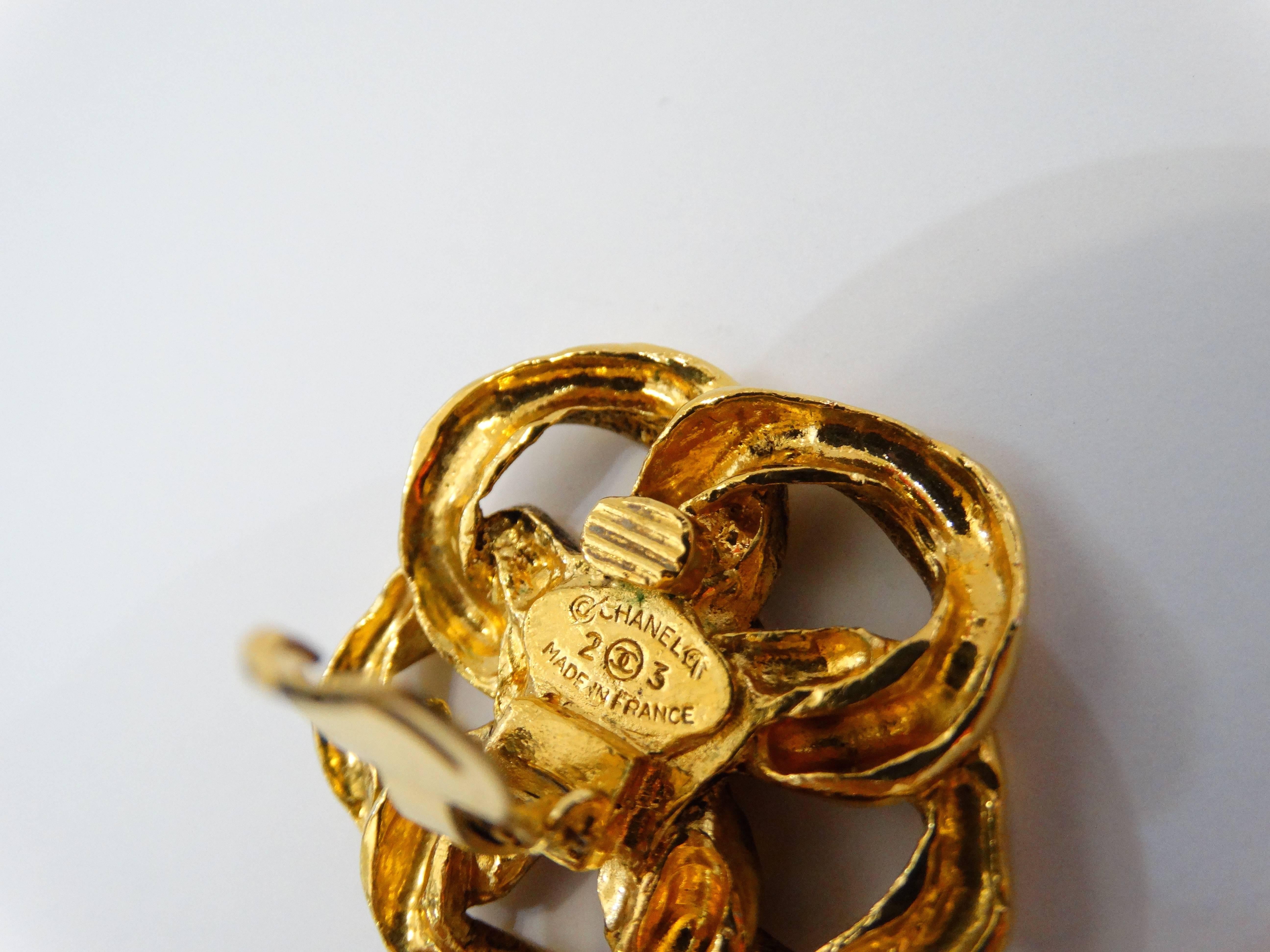 1980 Boucles d'oreilles Chanel à clip en chaîne d'or en vente 4