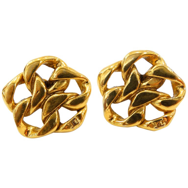 1980s Chanel Gold Chain Clip On Earrings For Sale at 1stDibs