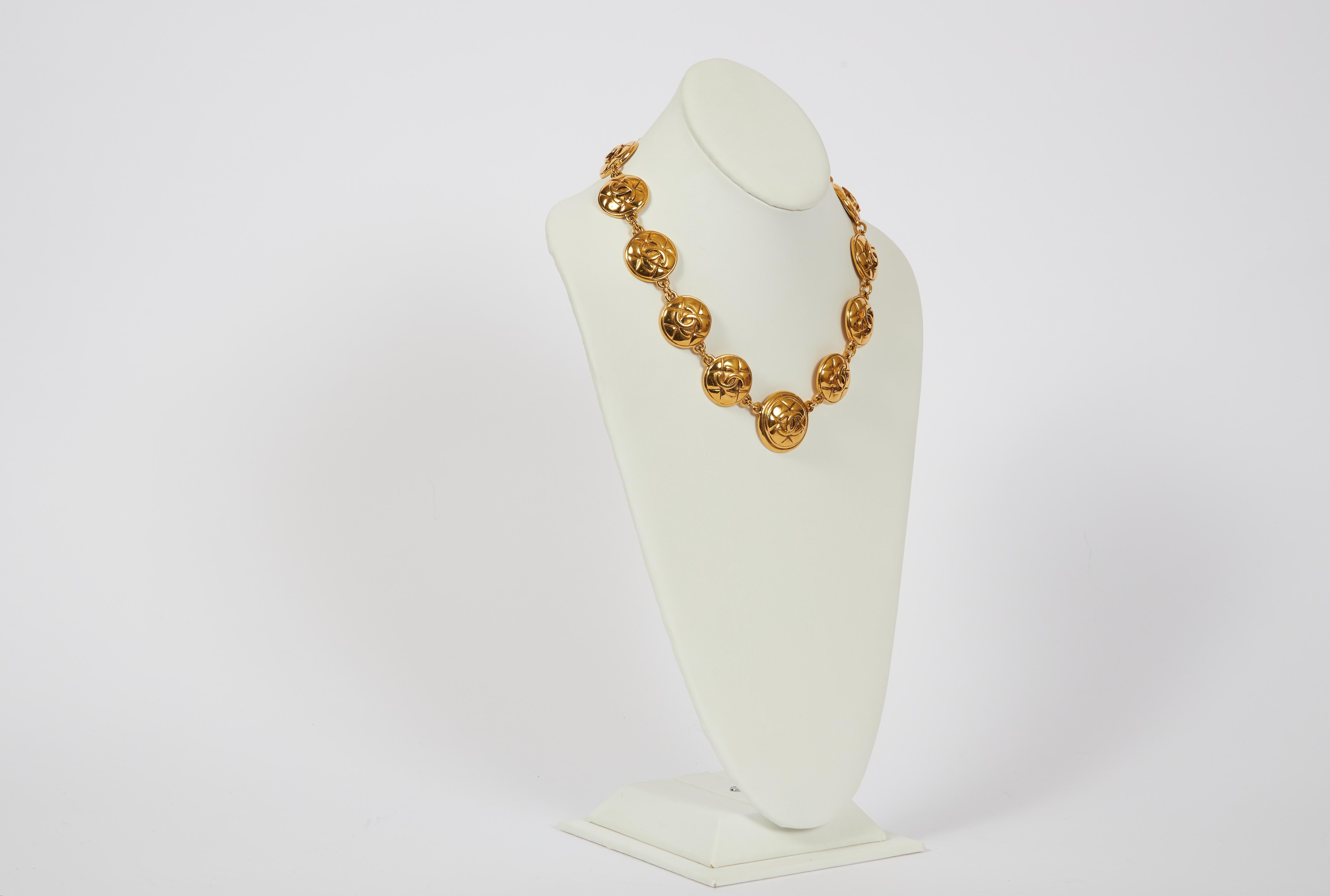 Women's 1980s Chanel Gold Quilted Choker Necklace