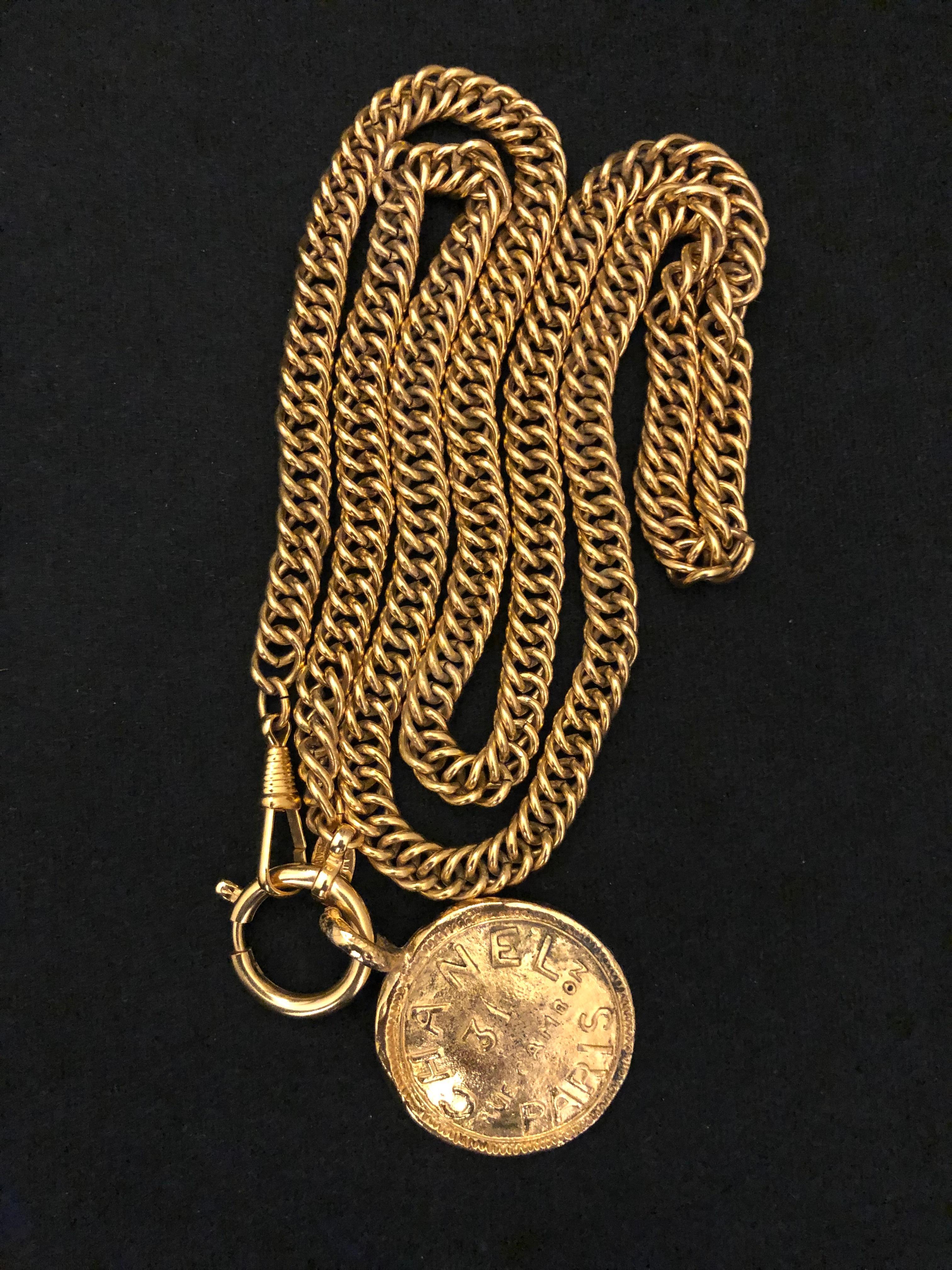 1980s Vintage Chanel Gold Toned 31 Rue Cambon Chain Necklace  1