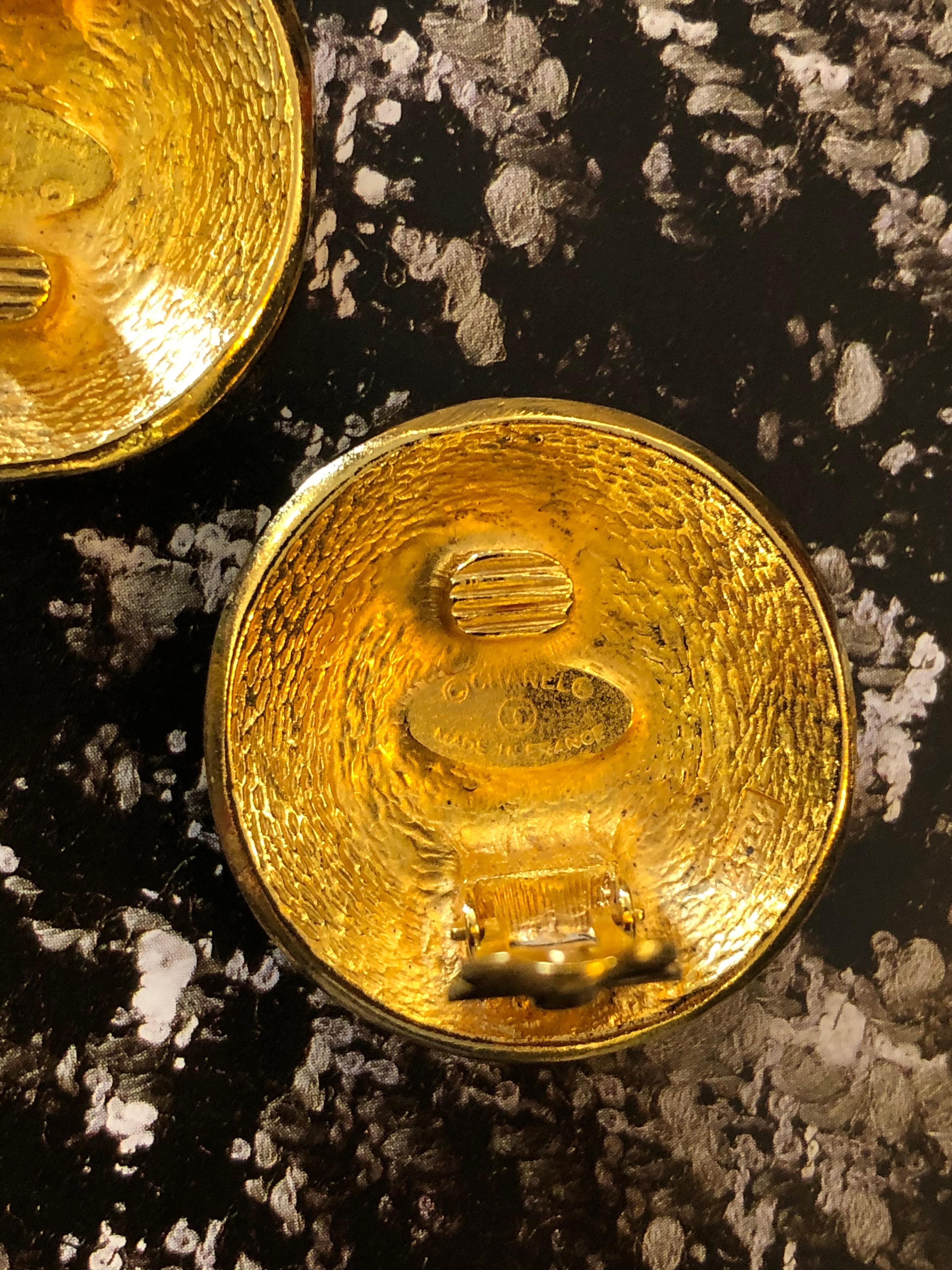 1980s Vintage CHANEL Gold Toned 31 Rue Cambon Paris Medallion Clip-On Earrings 3