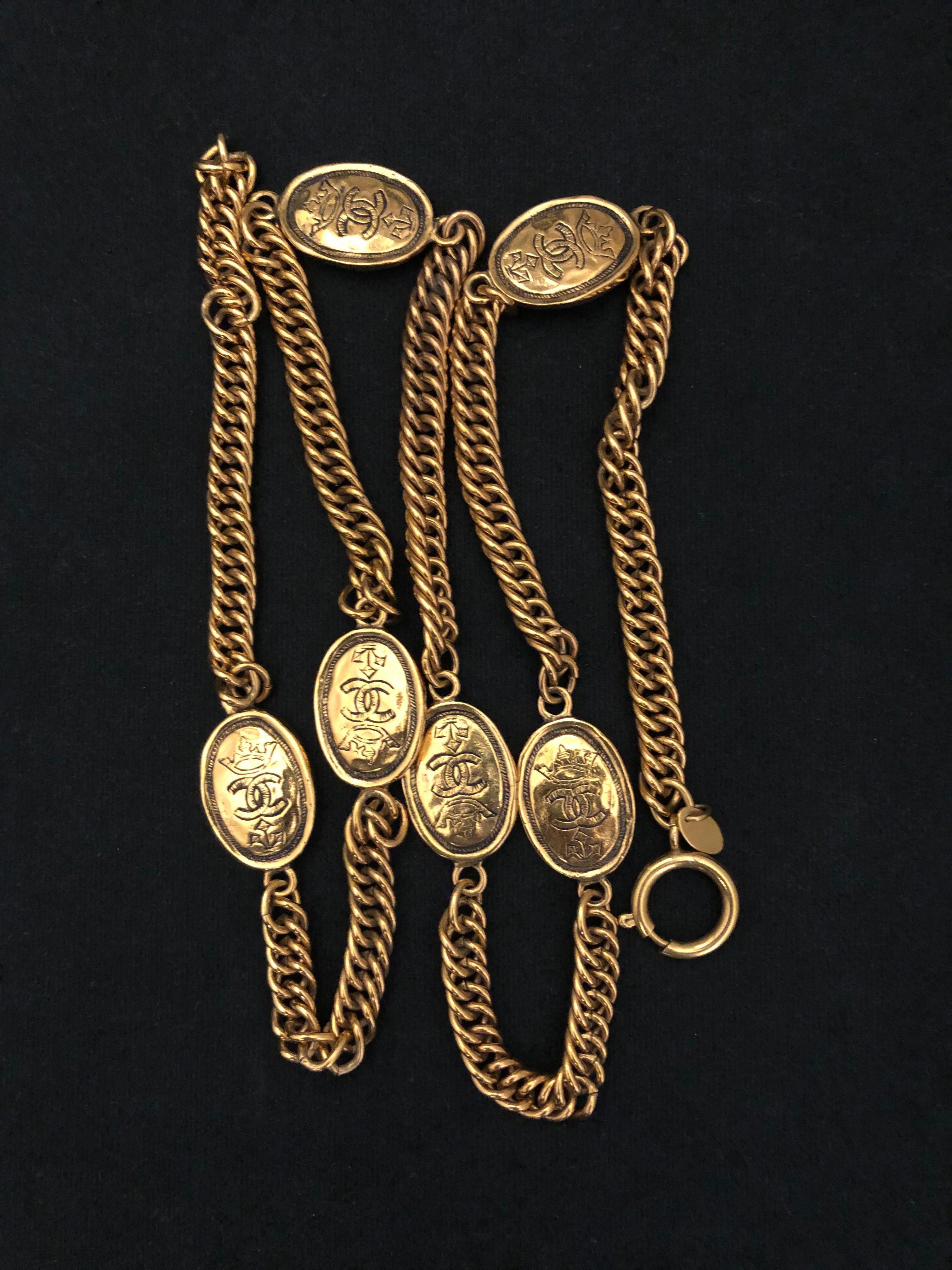 1980s Vintage Chanel Gold Toned Byzantine-Styled Chain Necklace  In Good Condition In Bangkok, TH