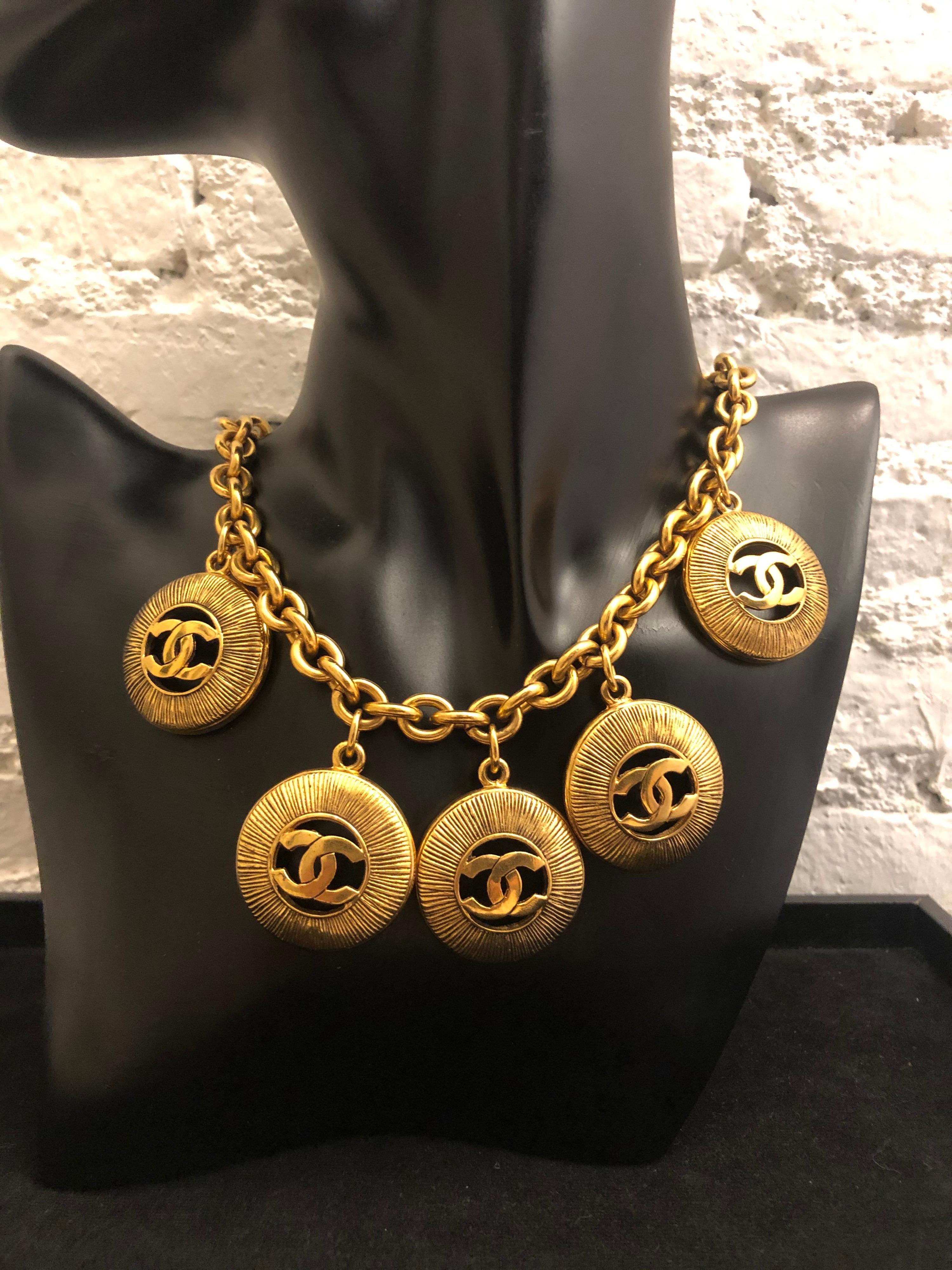 1980s Vintage Chanel Gold Toned Chain Five CC Coin Charm Necklace In Good Condition In Bangkok, TH