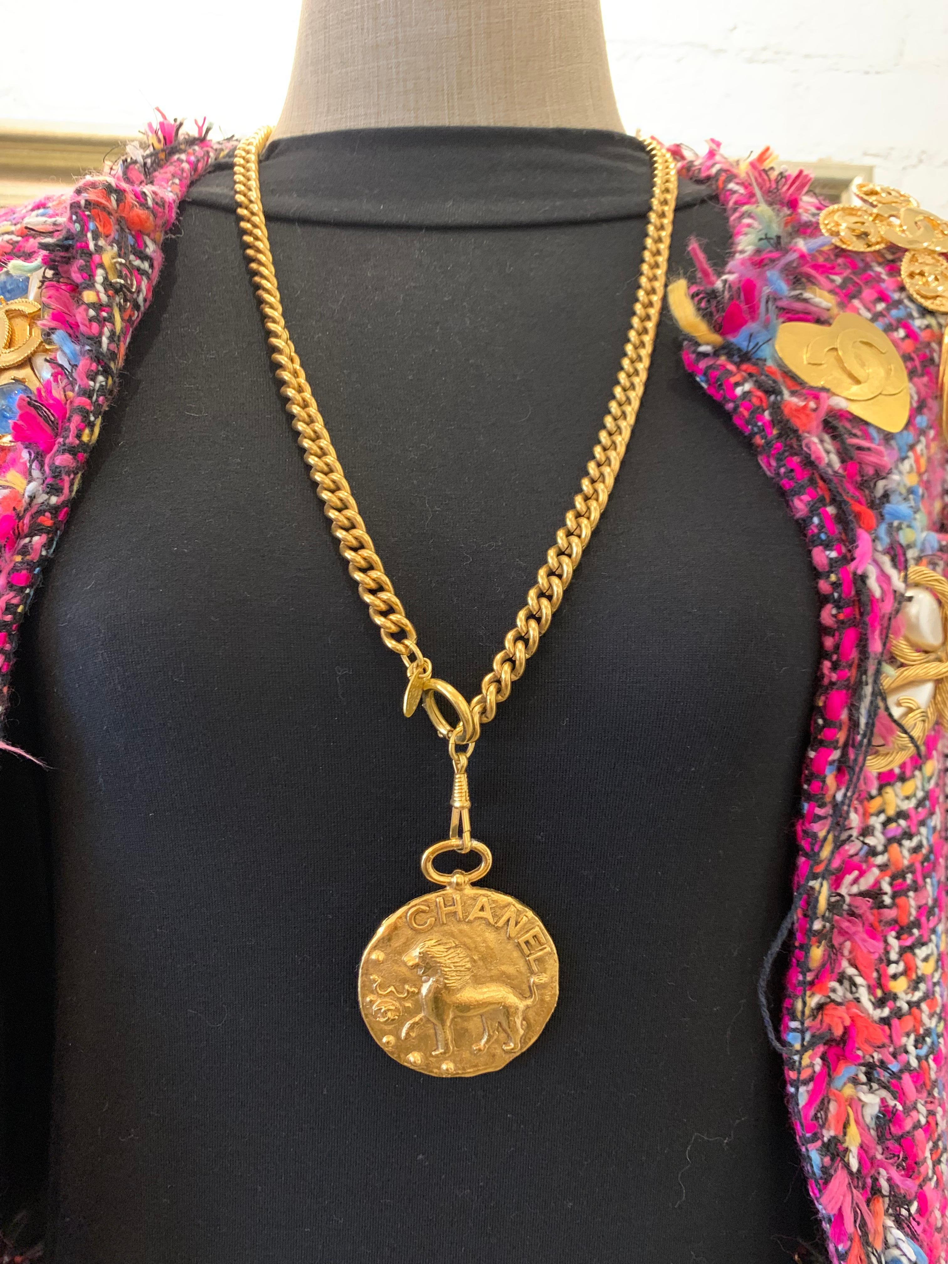 1980s vintage Chanel good toned chain necklace featuring a gold toned lion charm. Proud and regal, the lion has been used a reflection of Gabrielle Chanel's own power and independence. It also evokes her love for Venice, the city she visited often,