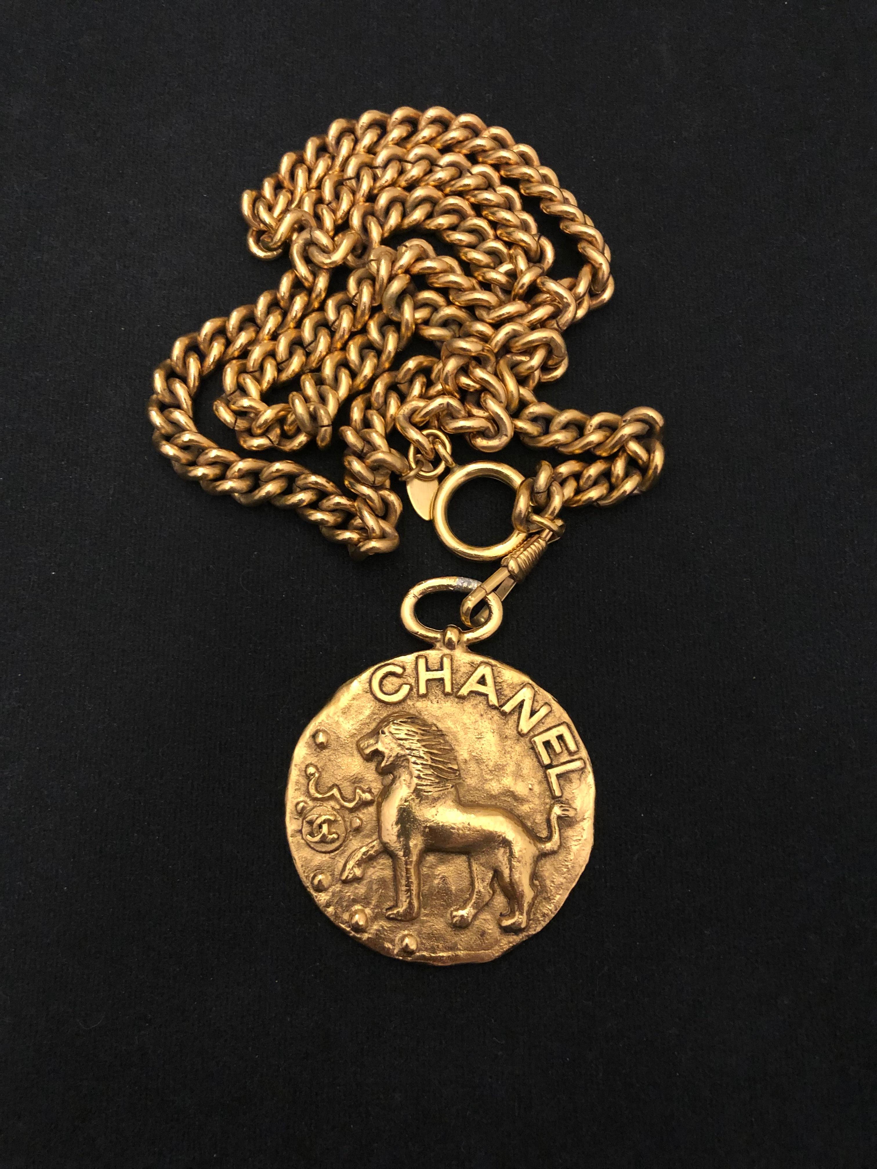 chanel lion necklace