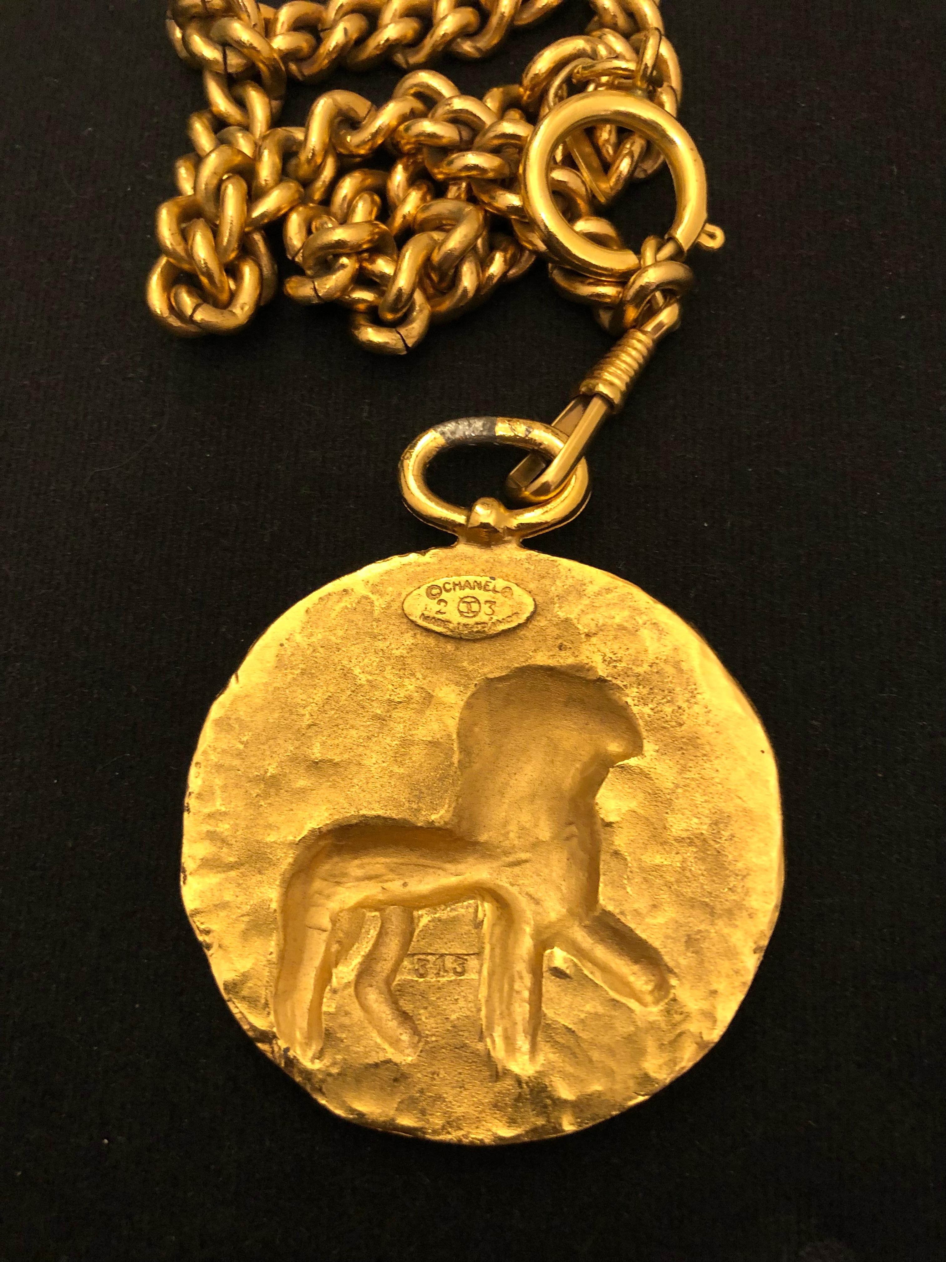Women's or Men's 1980s Vintage CHANEL Gold Toned Lion Charm Chain Necklace 
