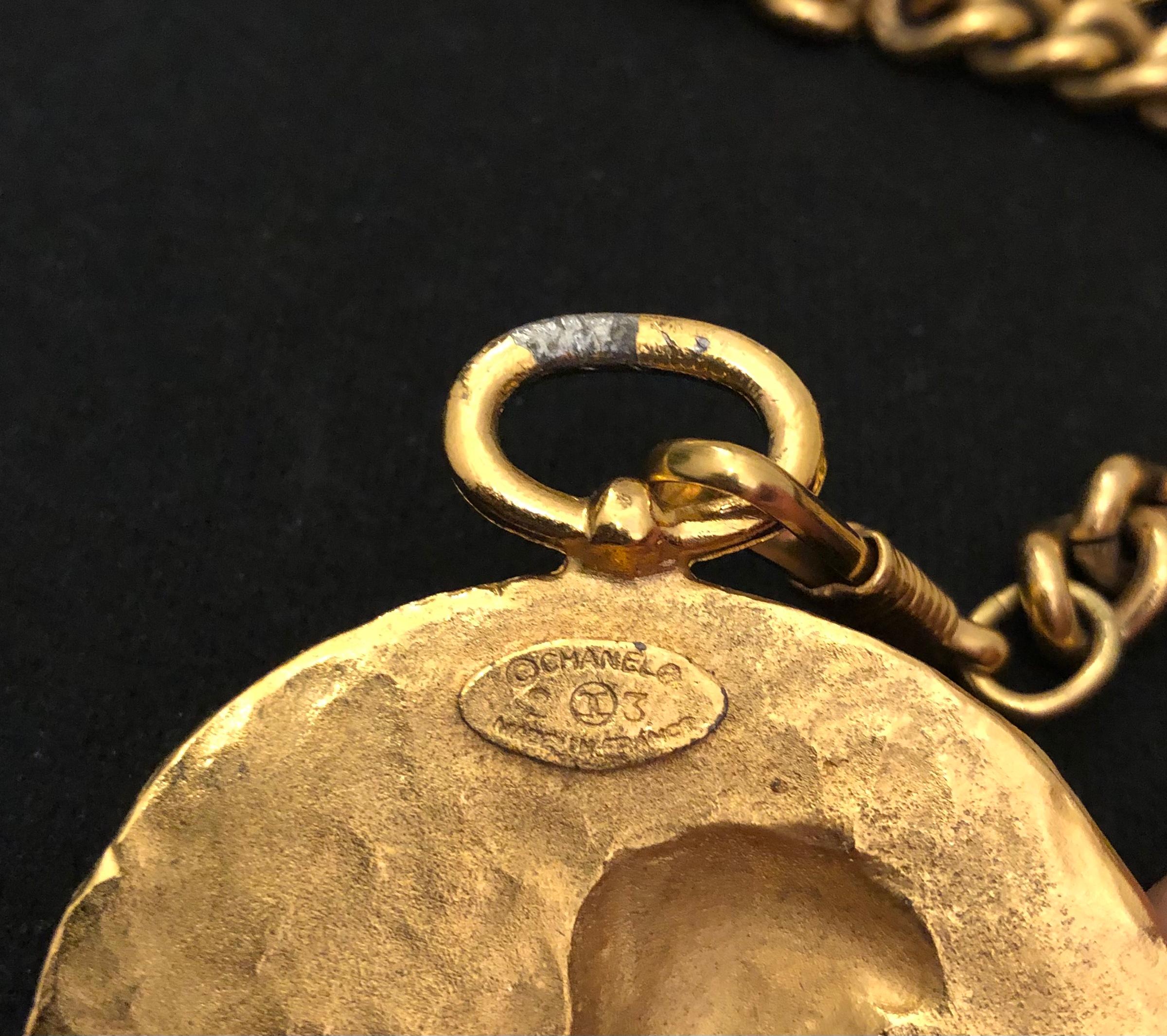 1980s Vintage CHANEL Gold Toned Lion Charm Chain Necklace  2
