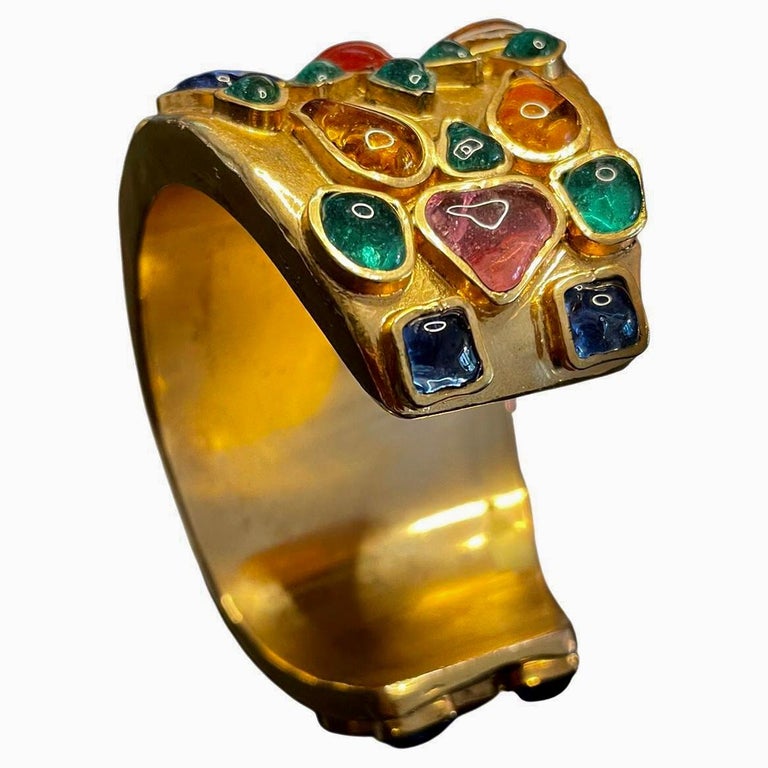 1980s Vintage CHANEL Gold Toned Multicolored Gripoix Poured Glass Bracelet Cuff  For Sale 3