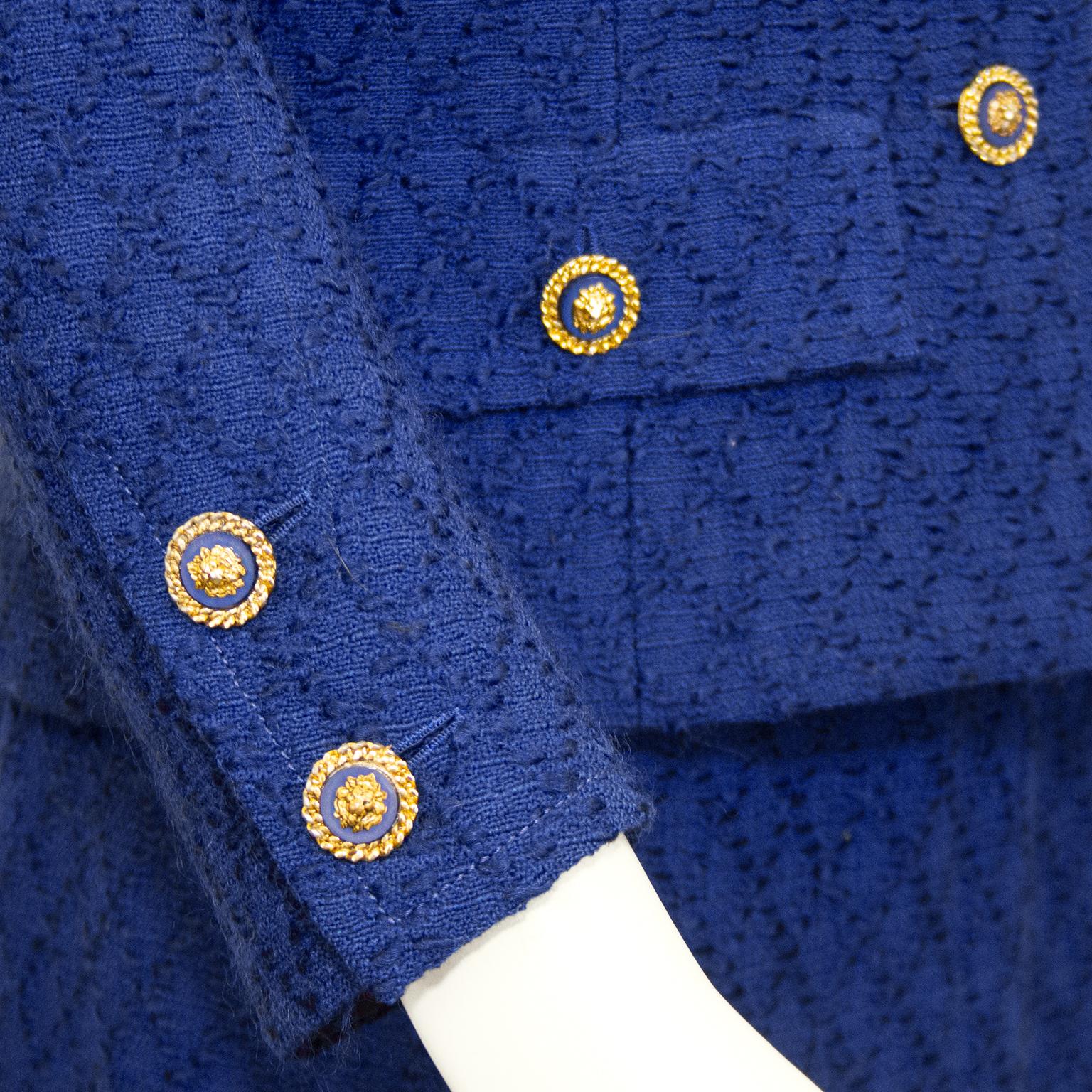 Bleu Chanel Haute Couture 1980, tailleur jupe bleu royal en vente