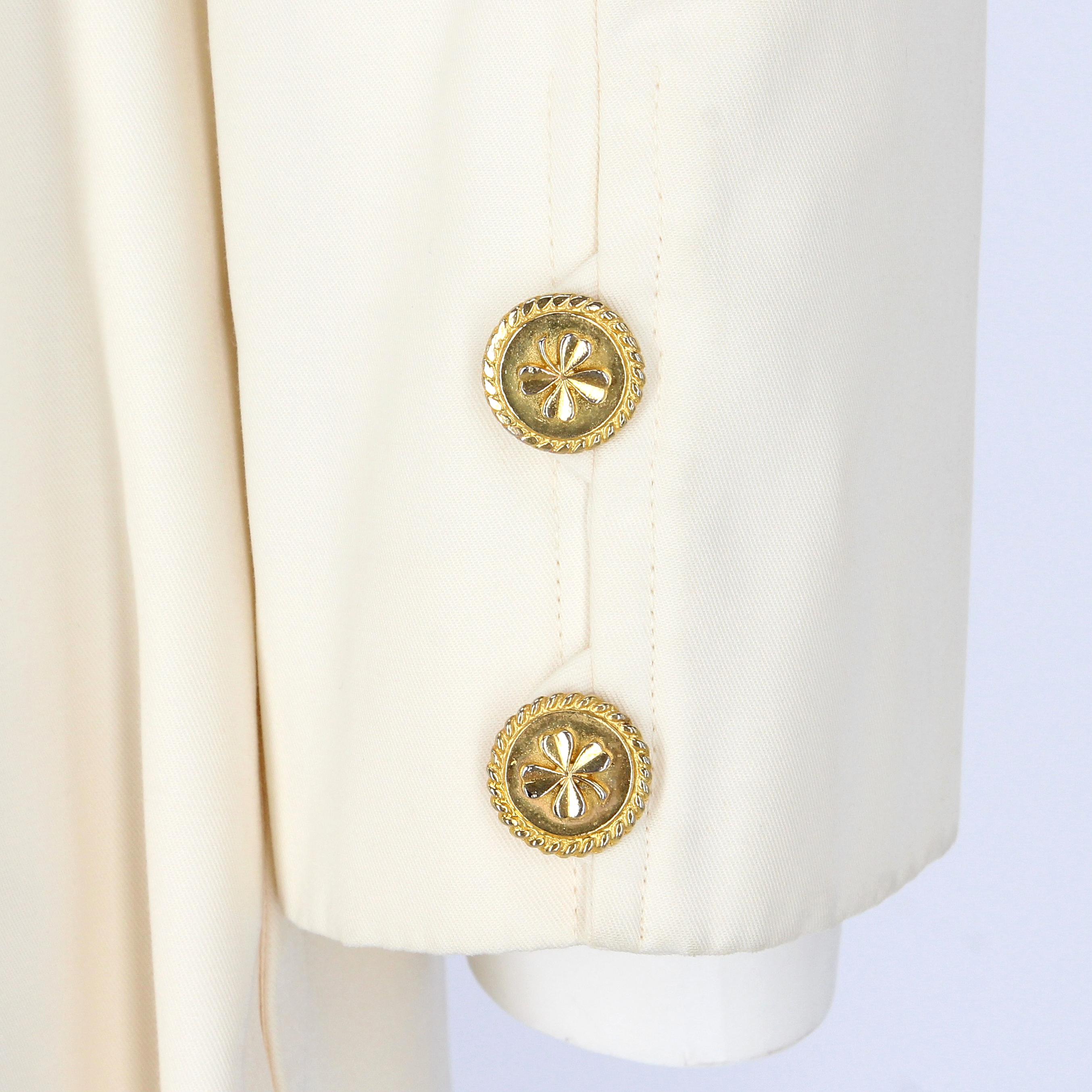 1980s Chanel Ivory Cotton Double Breasted Jacket In Excellent Condition In Lugo (RA), IT