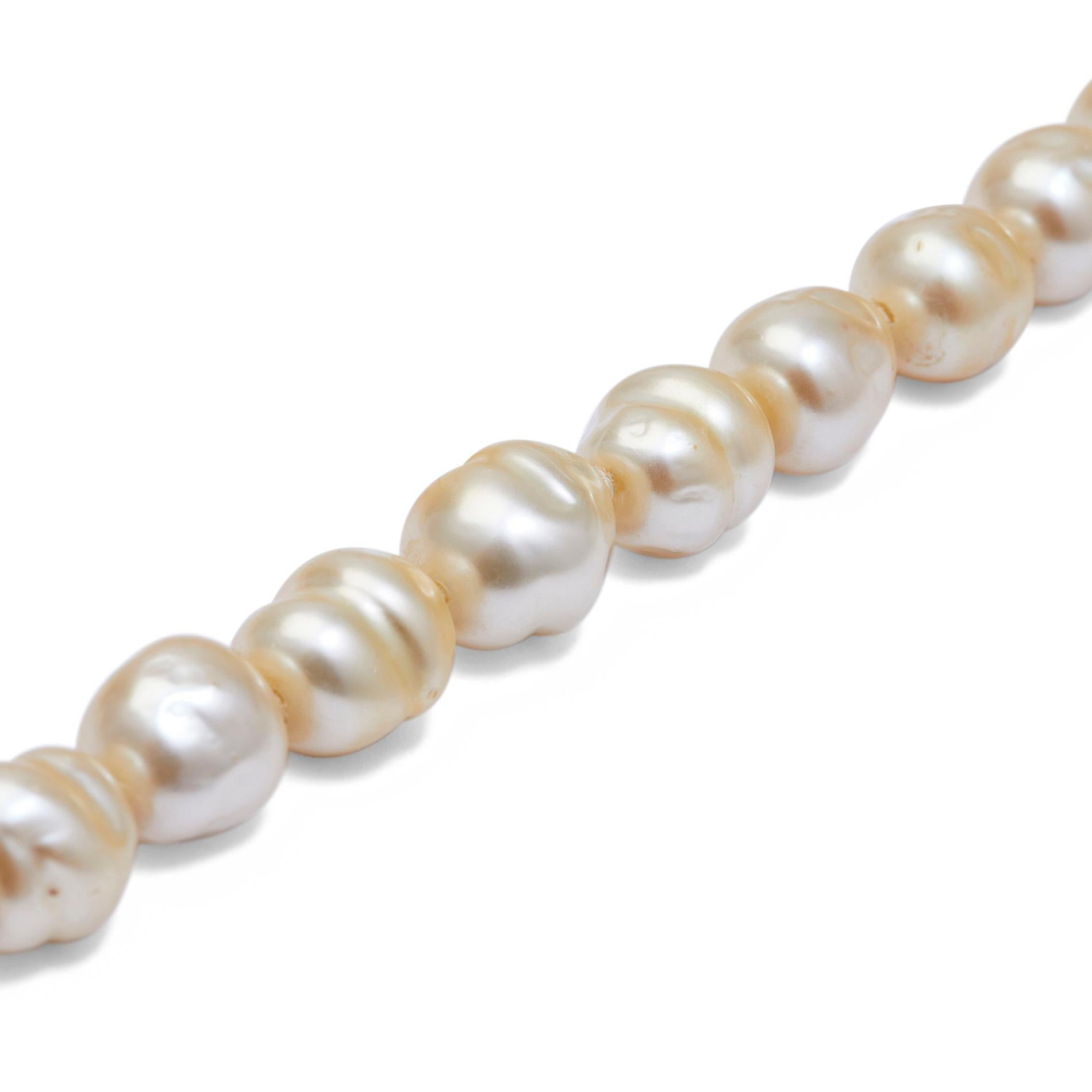 1980s pearl necklace