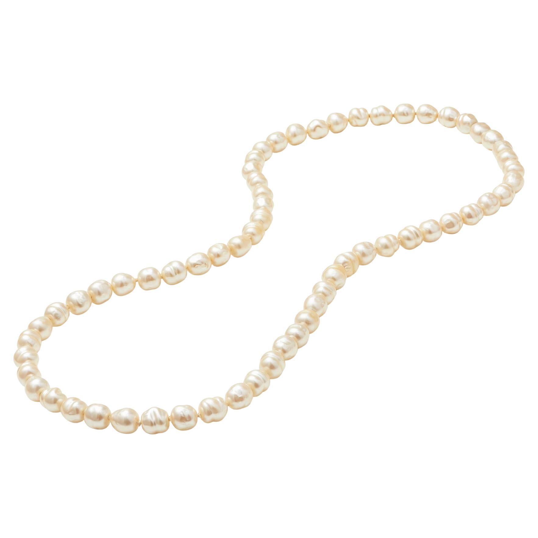 1980s Chanel Large Baroque Pearl Soutoir Necklace For Sale
