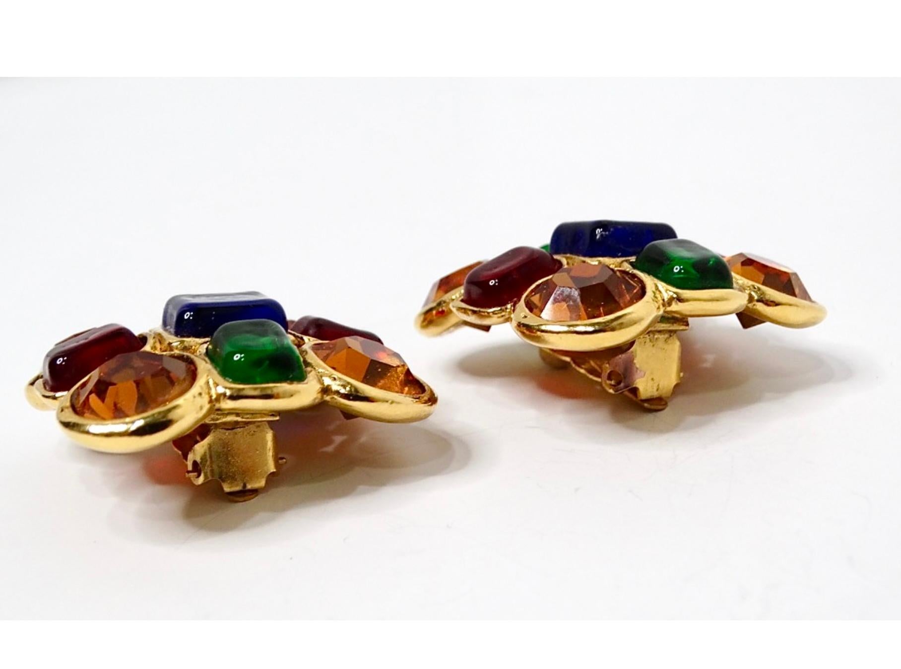 Chanel Años 80 Pendientes Gripoix Grandes Multicolor Tono Oro en Bueno estado para la venta en Scottsdale, AZ