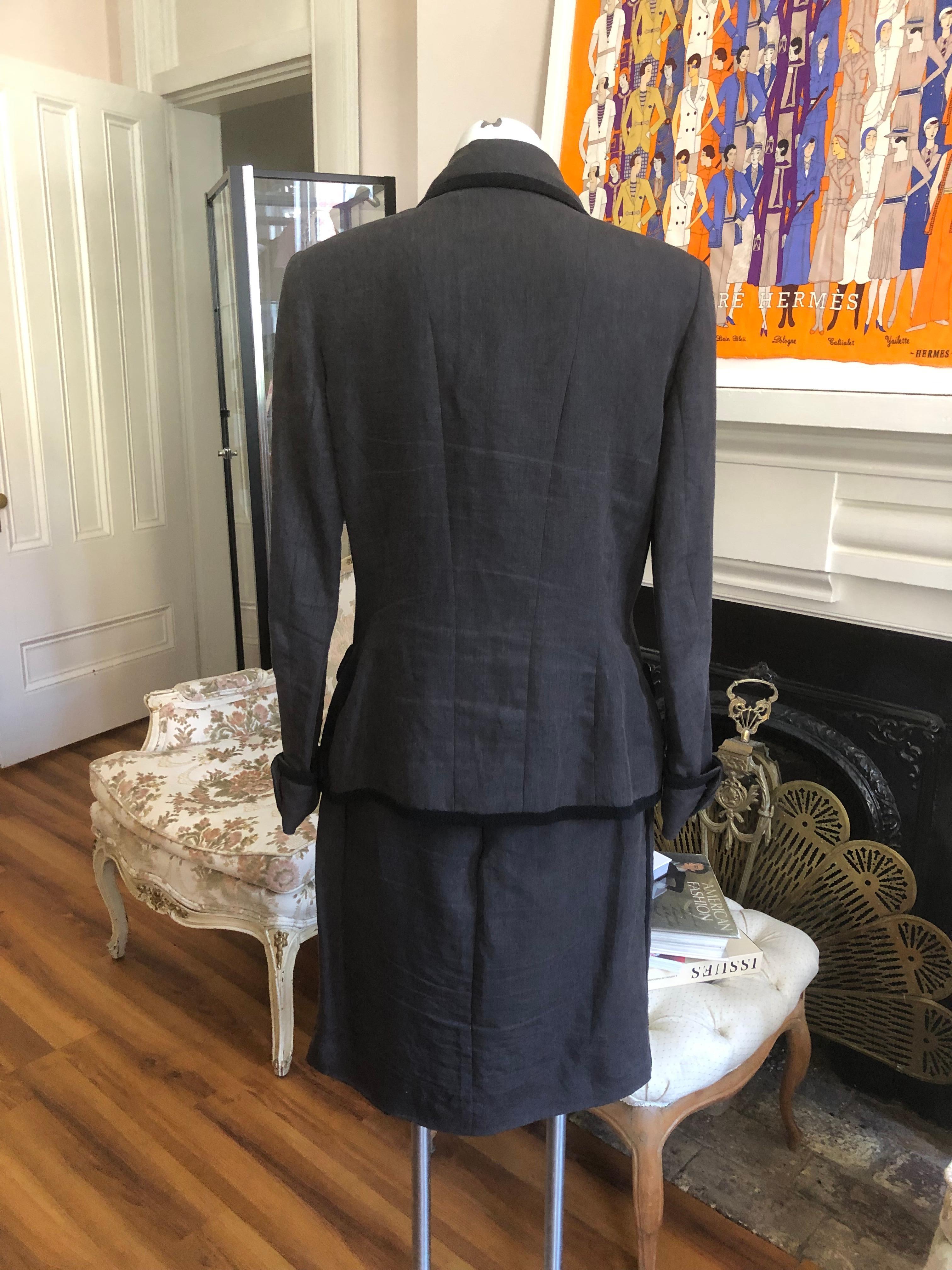 1980s Chanel Linen Suit (42FR) For Sale 1