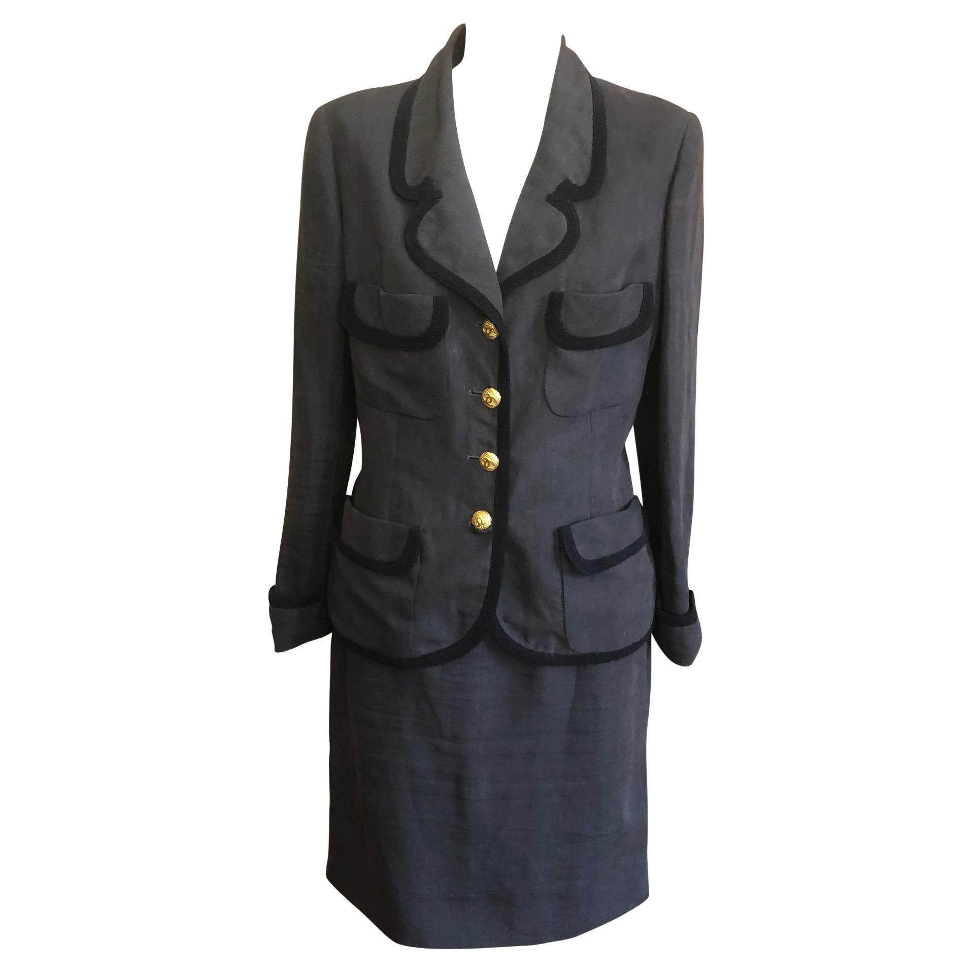 1980s Chanel Linen Suit (42FR) For Sale